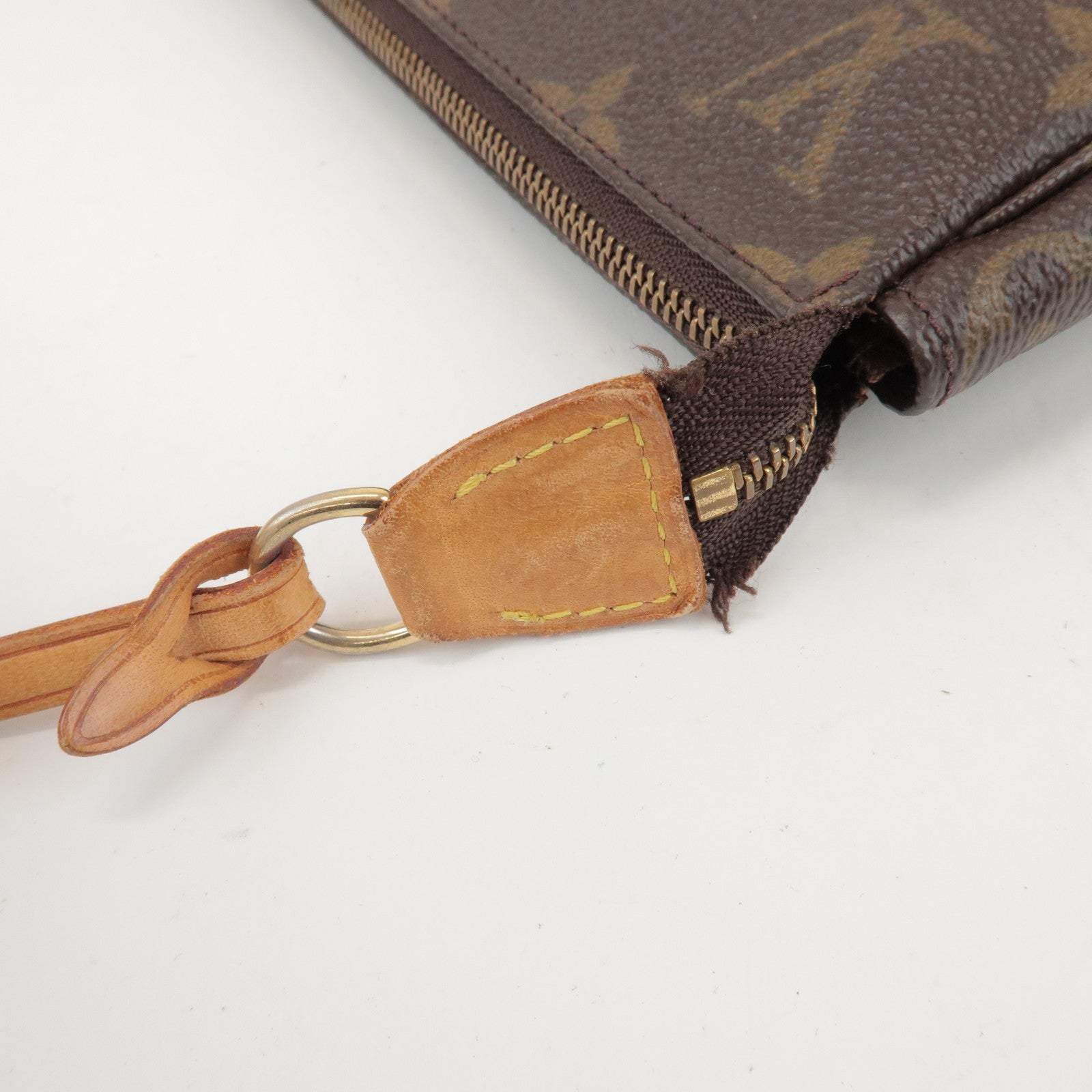 Louis Vuitton Monogram Pochette Accessoires Pouch Hand Bag M51980