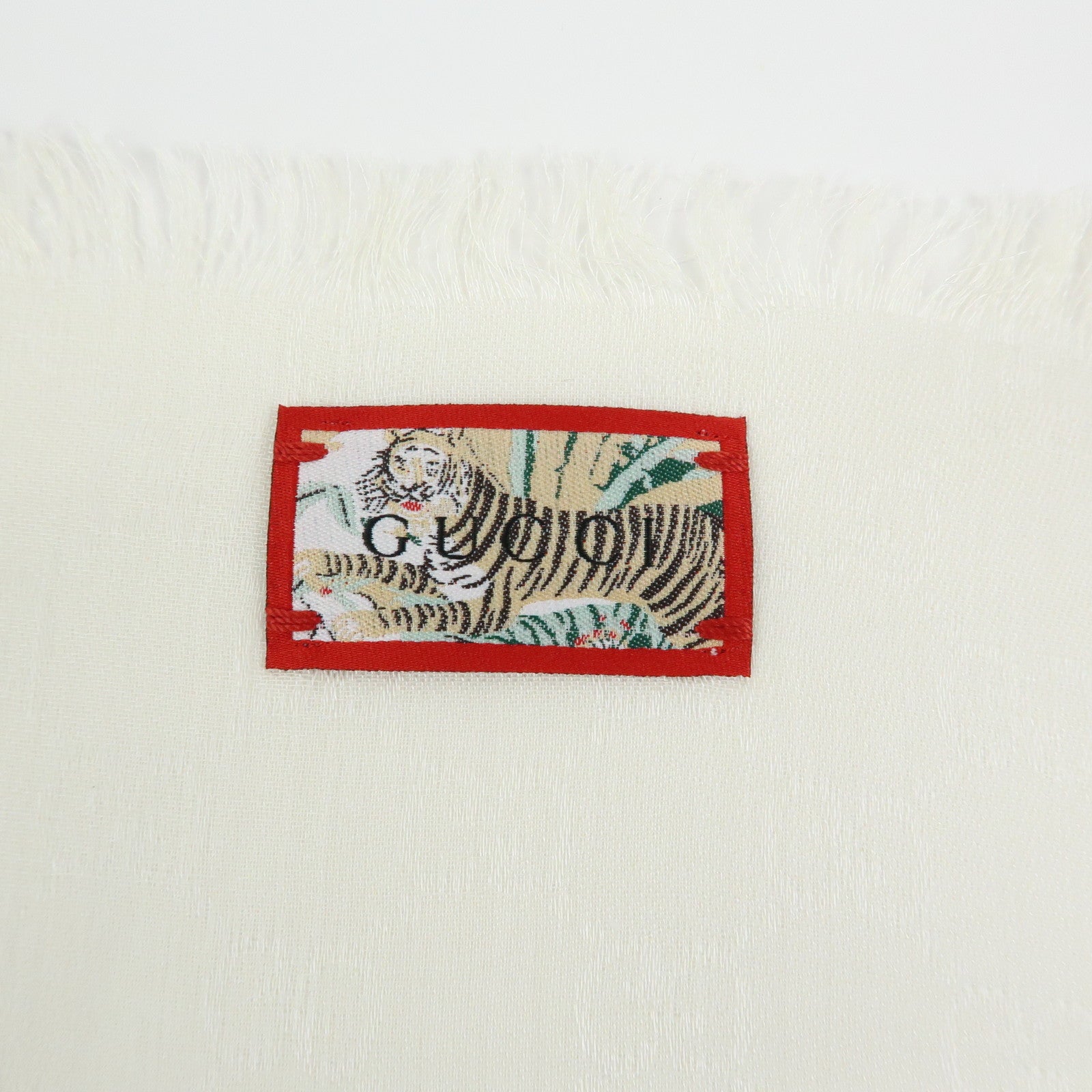 GUCCI Interlocking G Sherry GG Rayon Silk Scarf Tiger Motif Ivory