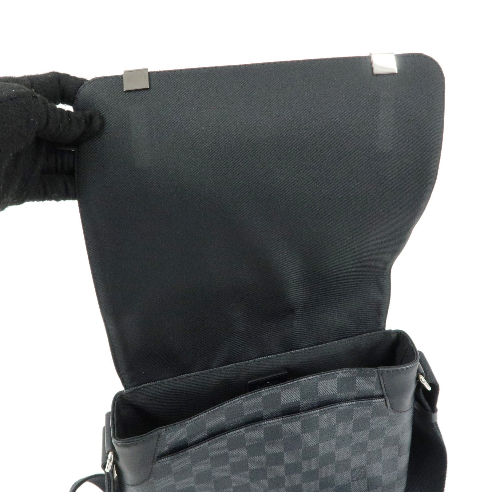 Louis Vuitton Damier Graphite District PM NM Crossbody Bag N41028