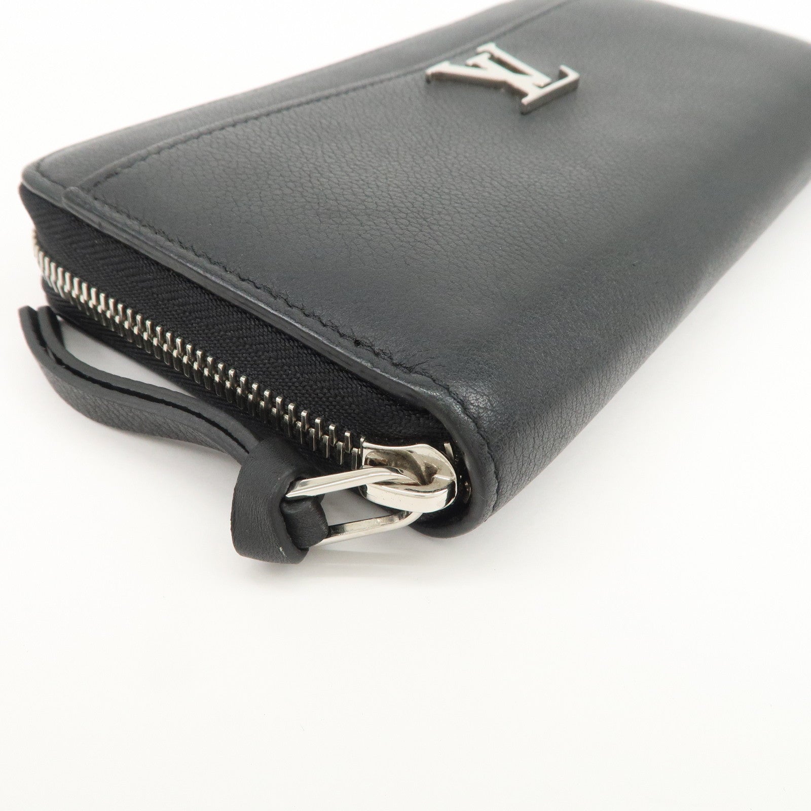 Louis Vuitton Lockme Leather Round Zippy Long Wallet Noir M62622
