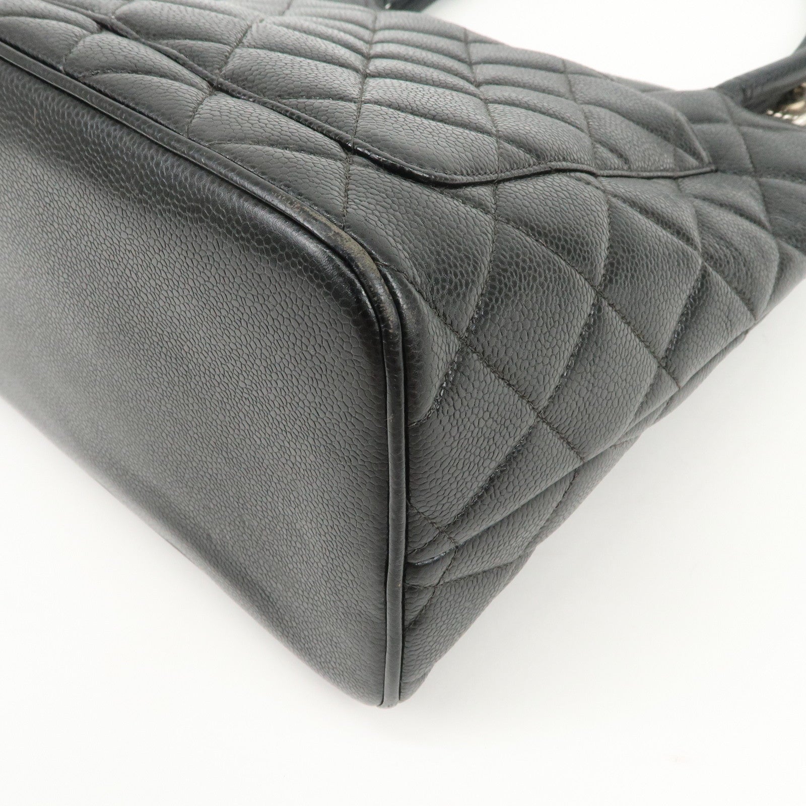 CHANEL Matelasse Caviarskin Medallion Tote Bag Hand Bag A01804