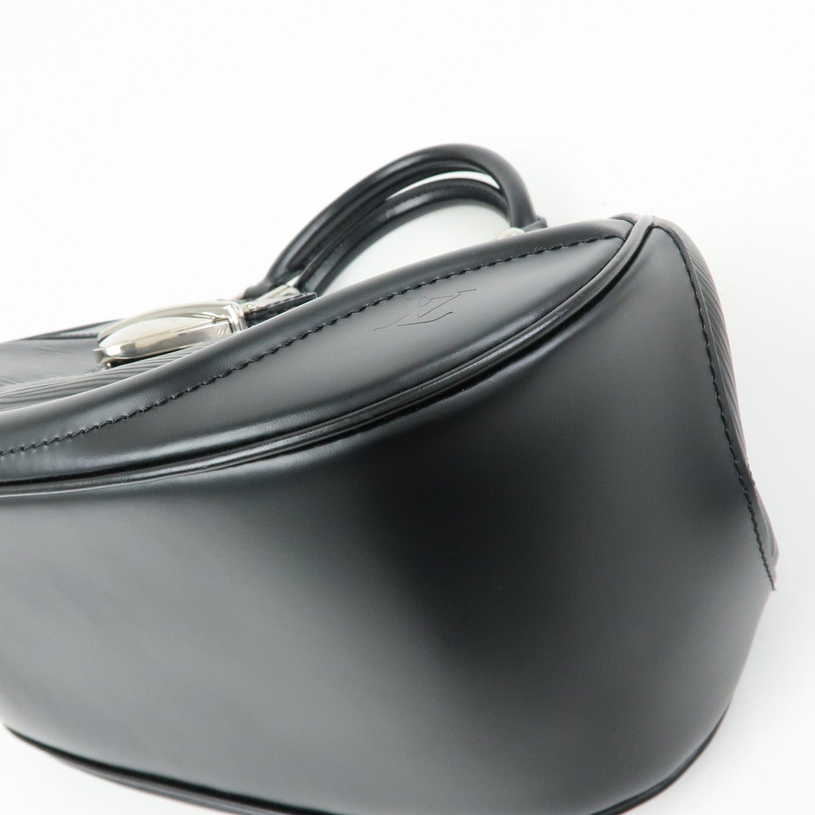 Louis Vuitton Epi Leather Sac Montaigne Hand Bag Noir M59302