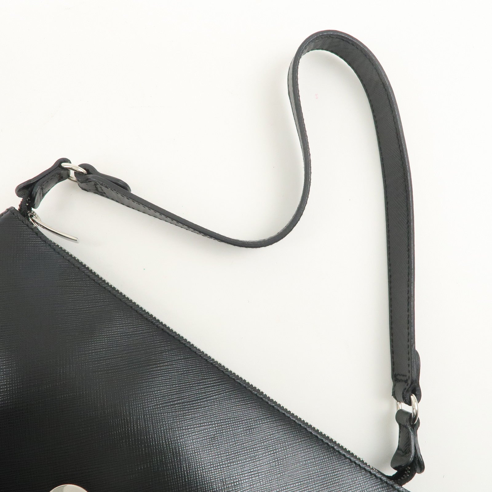 Ferragamo Gancini Leather Shoulder Bag Hand Bag Black