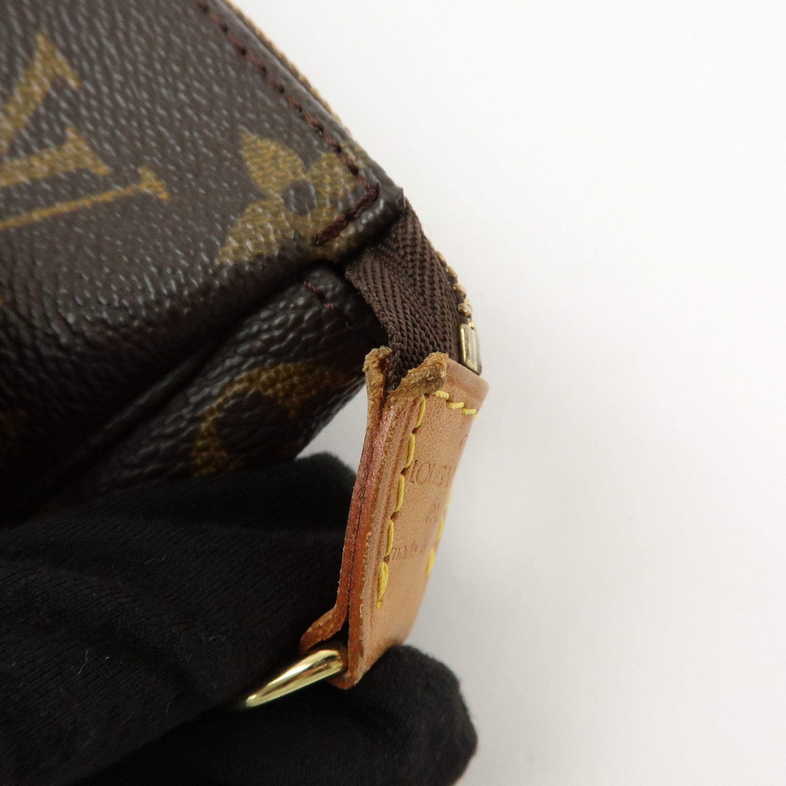 Louis Vuitton Monogram Pochette Accessoires Pouch Hand Bag M51980