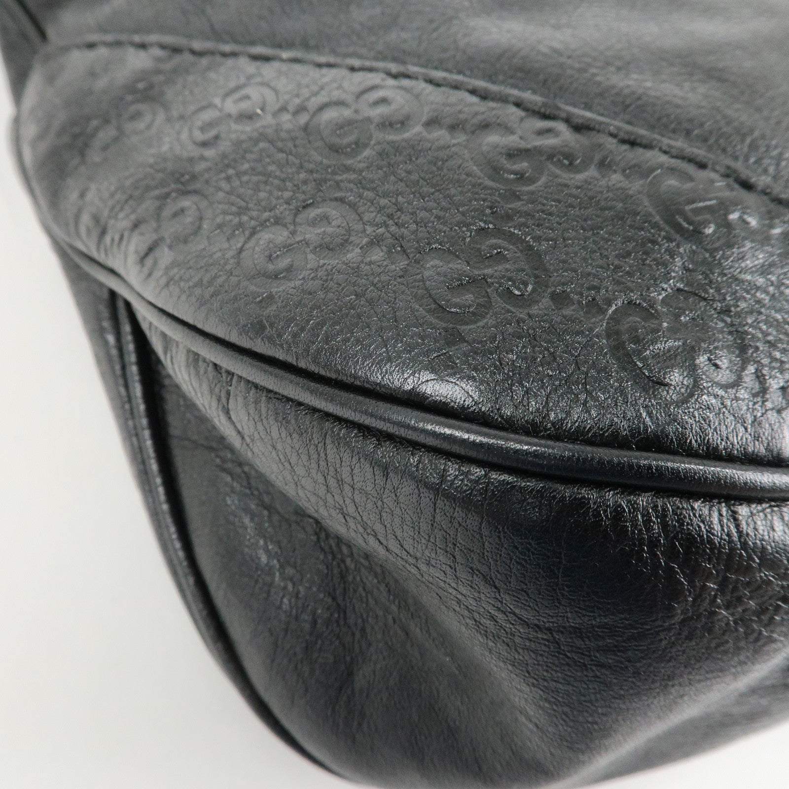 GUCCI Guccissima Leather Shoulder Bag Gold Hardware Black 203503 Used