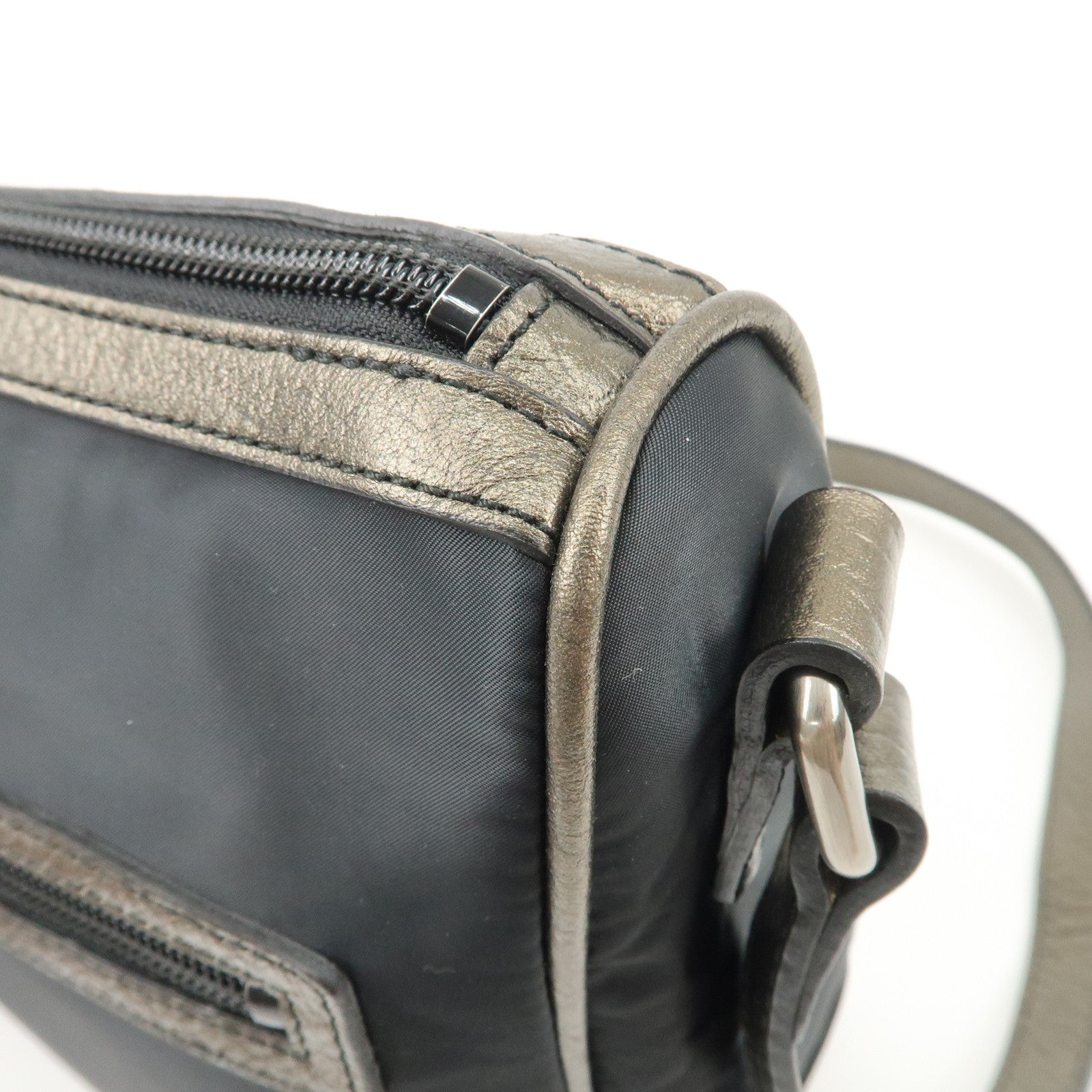 BURBERRY Nylon Leather Shoulder Bag Black Used