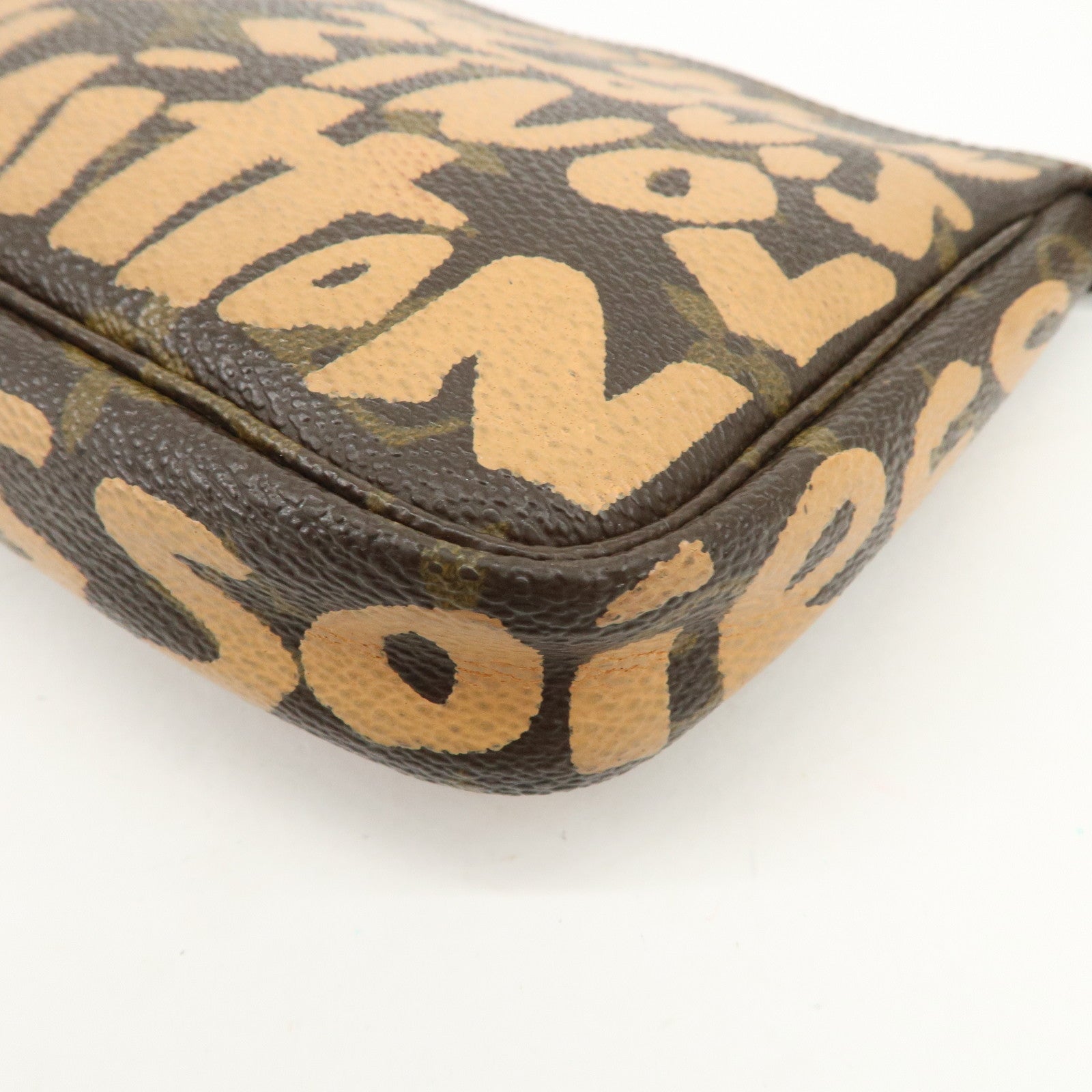 Louis Vuitton Monogram Graffiti Pochette Accessoires Peach M92193