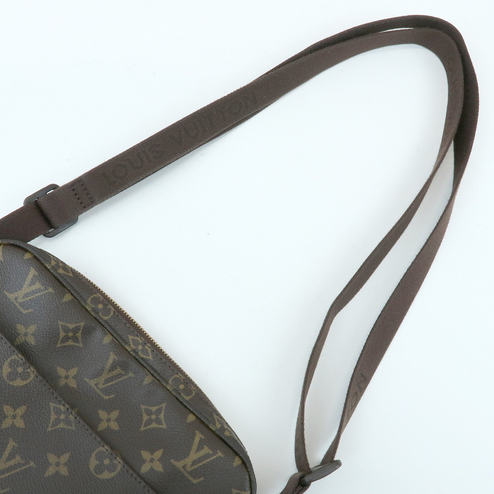 Louis Vuitton Monogram Trotteur Beaubourg Shoulder Bag Brown M97037