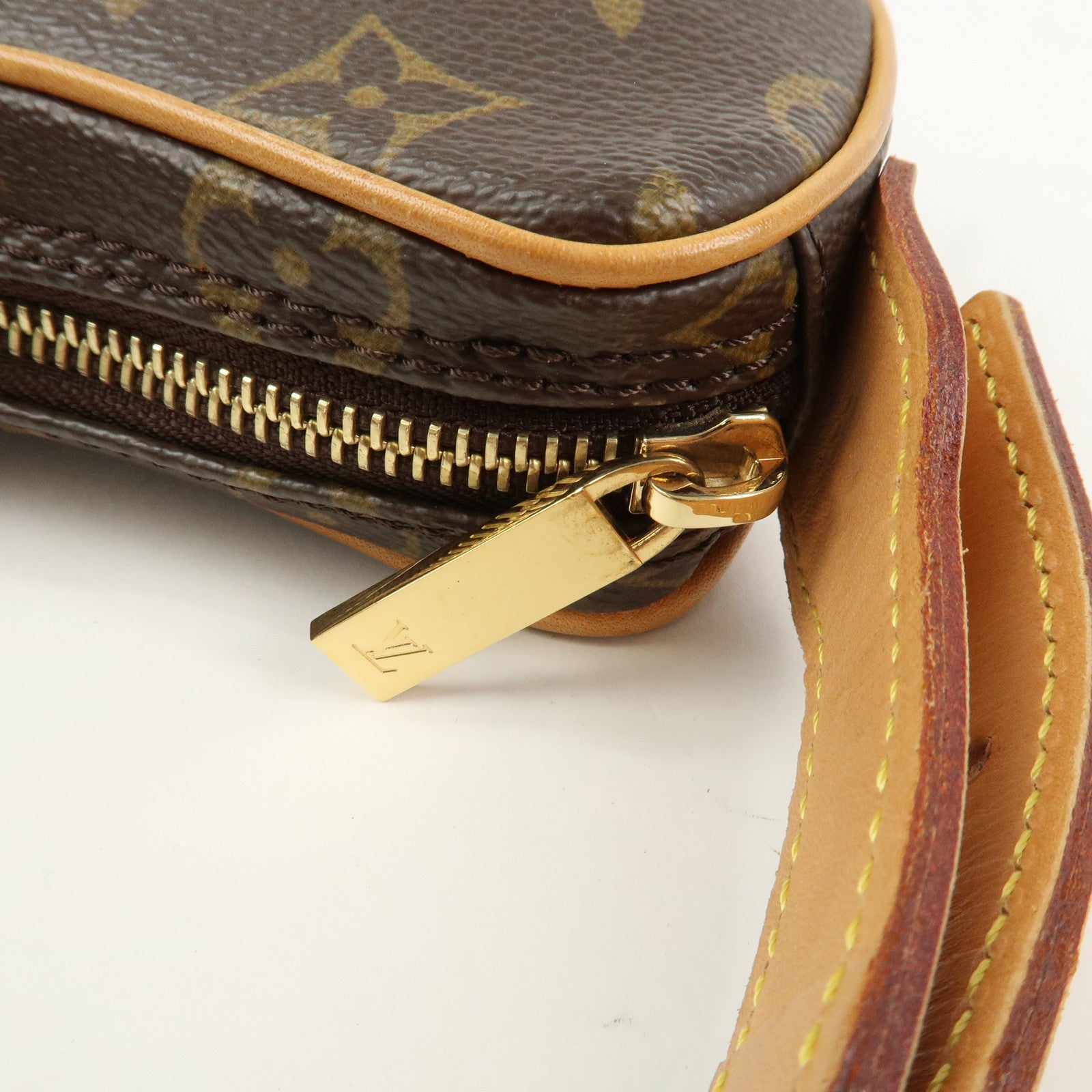Louis Vuitton Monogram Pochette Croissant Shoulder Hand Bag M51510