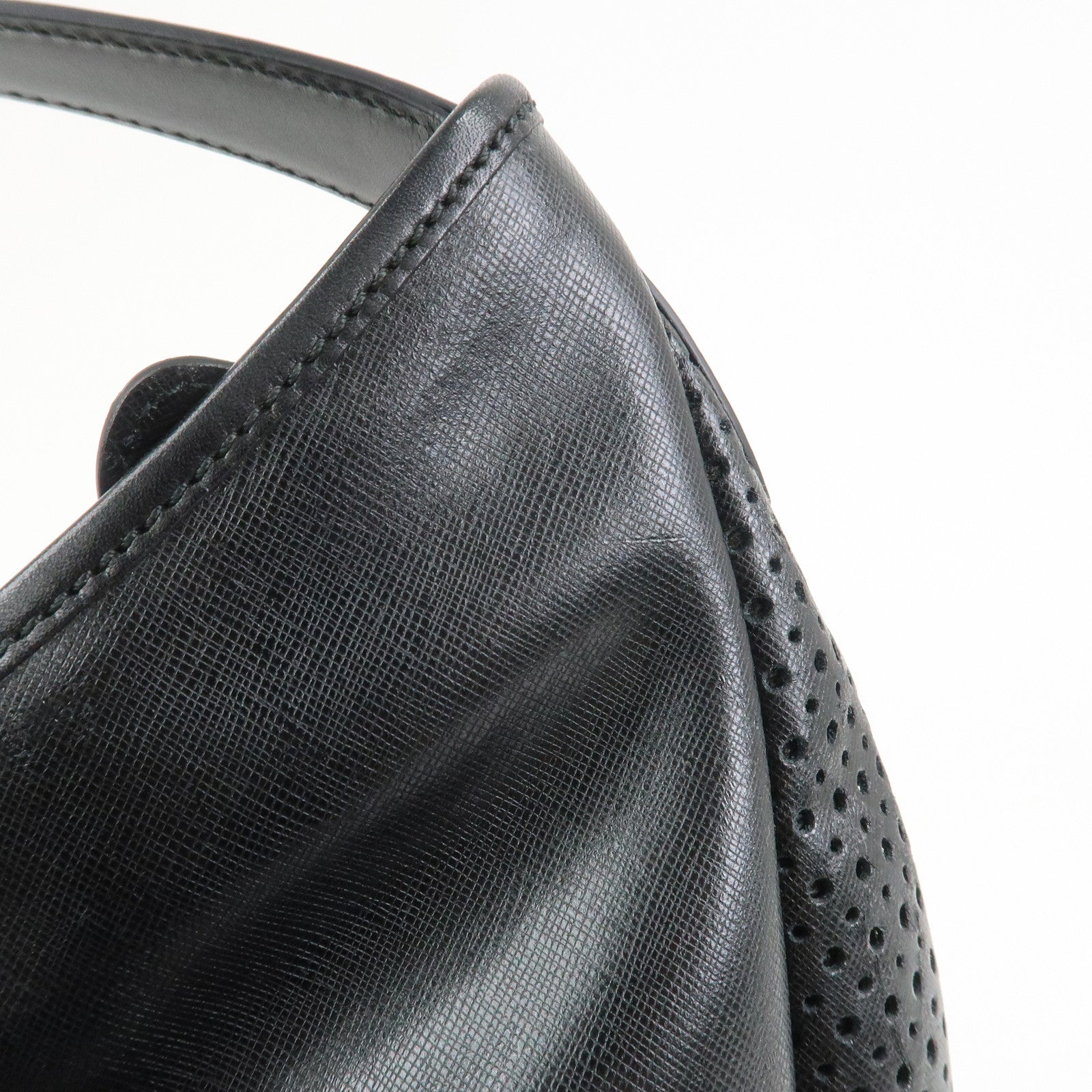 Ferragamo Gancini Leather Shoulder Bag Hand Bag Black EE-21 C660