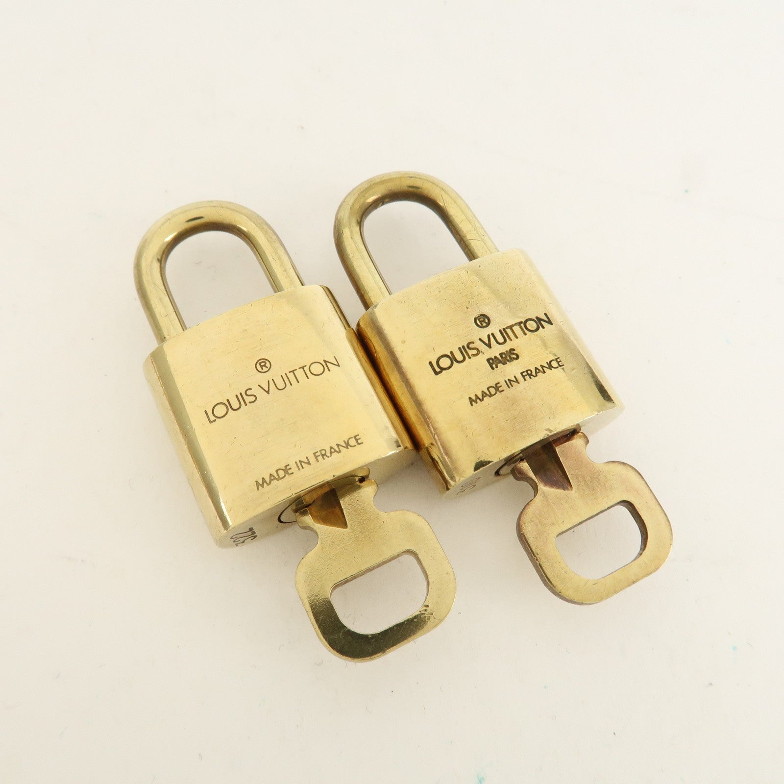 Louis Vuitton Set of 10 Lock & Key Cadena Key Lock Metal Gold Used