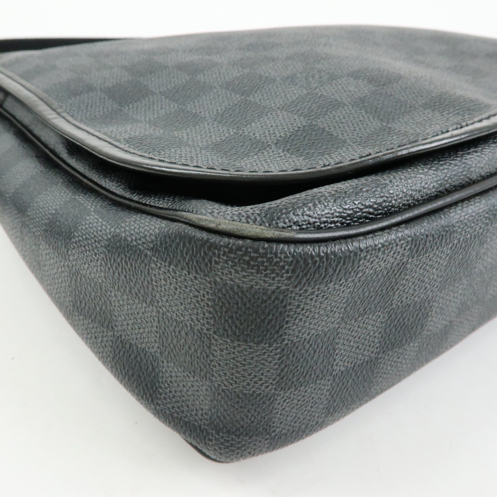 Louis Vuitton Damier Graphite Daniel MM Shoulder Bag N58029