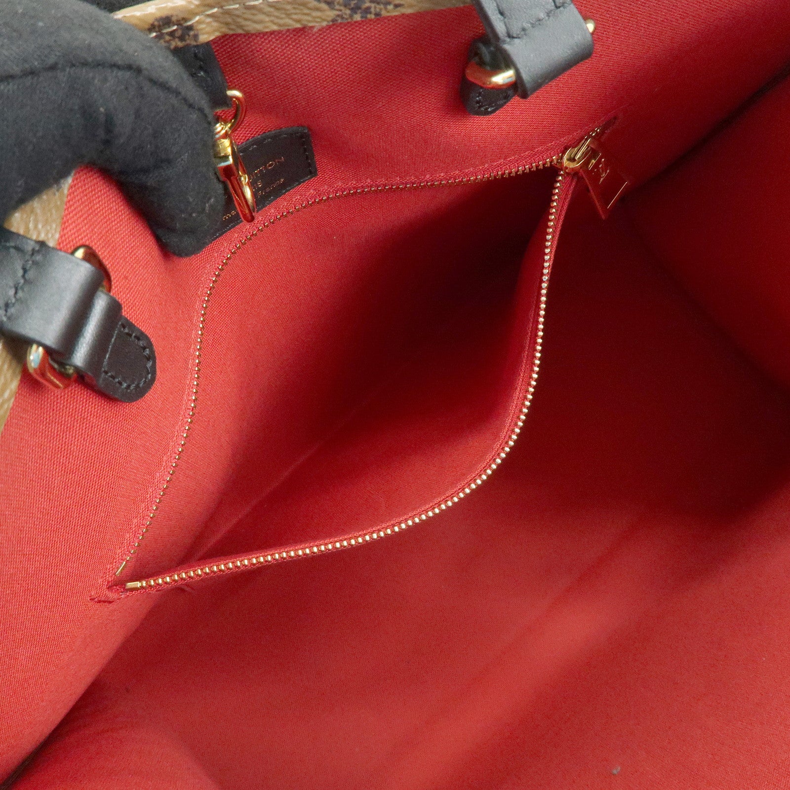 Louis Vuitton Monogram Giant Reverse On the Go MM Tote Bag M45321