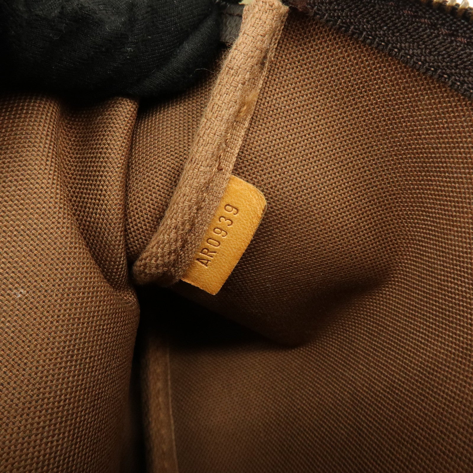 Louis Vuitton Monogram Pochette Accessoires Pouch Hand Bag M51980