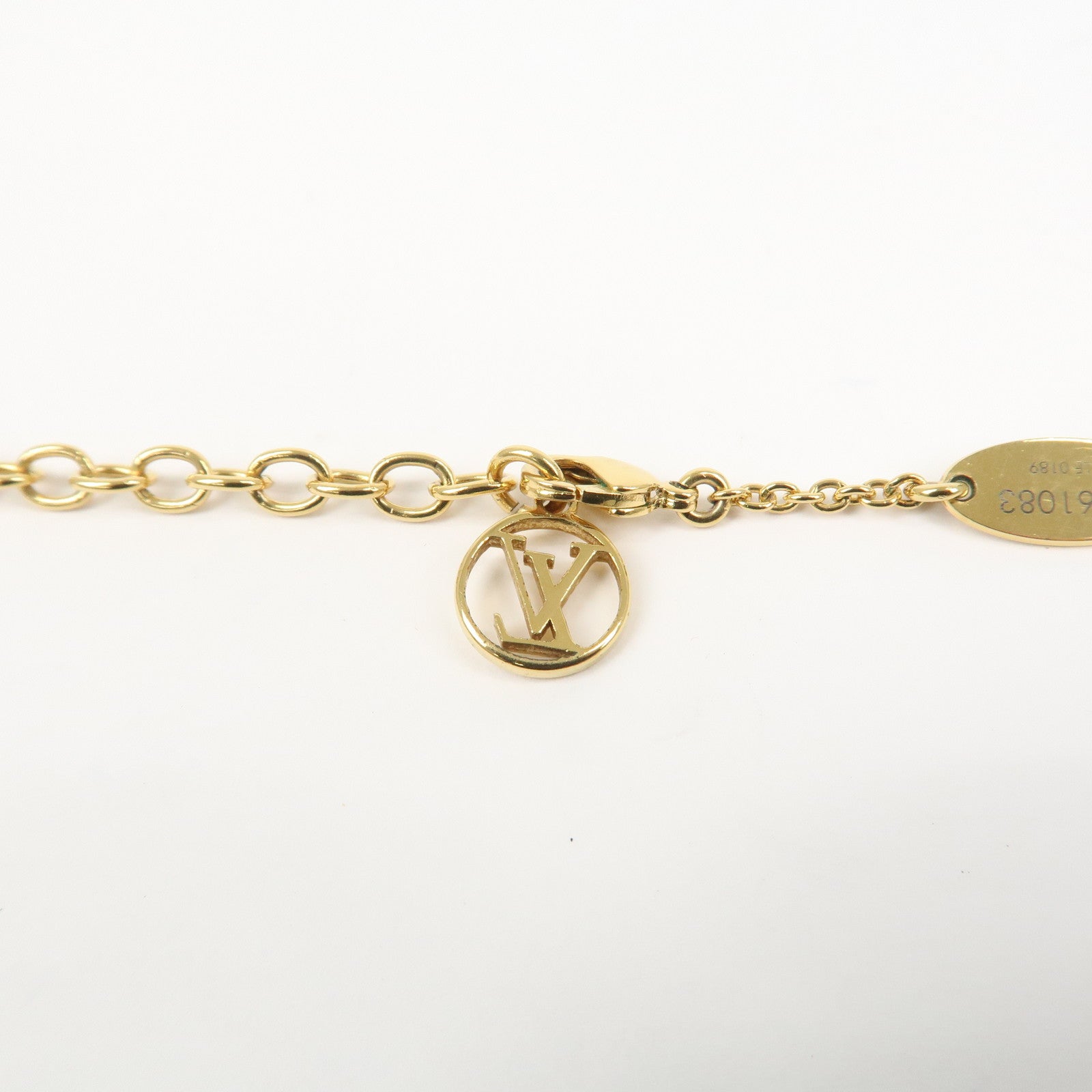 Louis Vuitton Essential V Necklace Metal Gold M61083