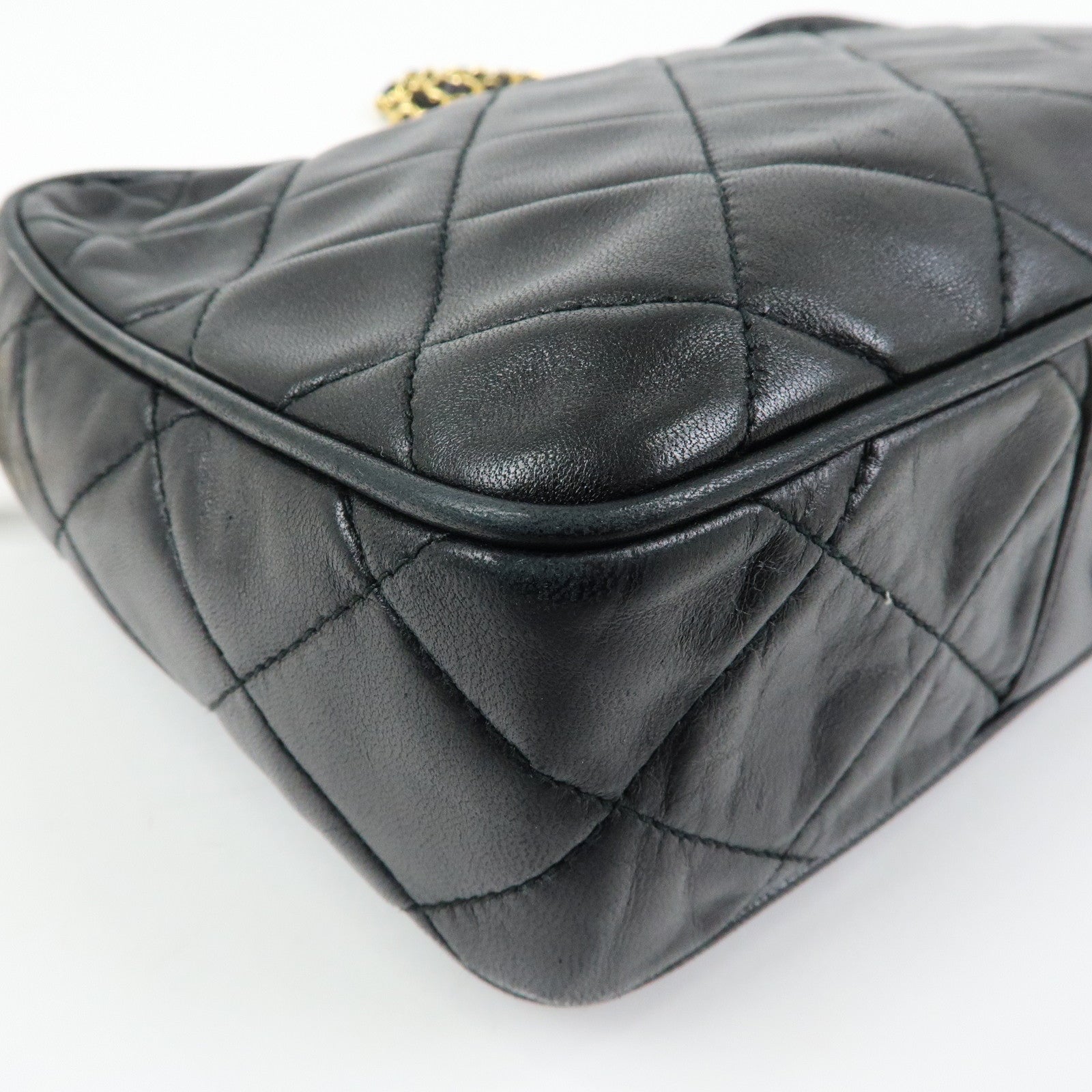 CHANEL Matelasse Lambskin Chain Shoulder Bag Crossbody Bag Black