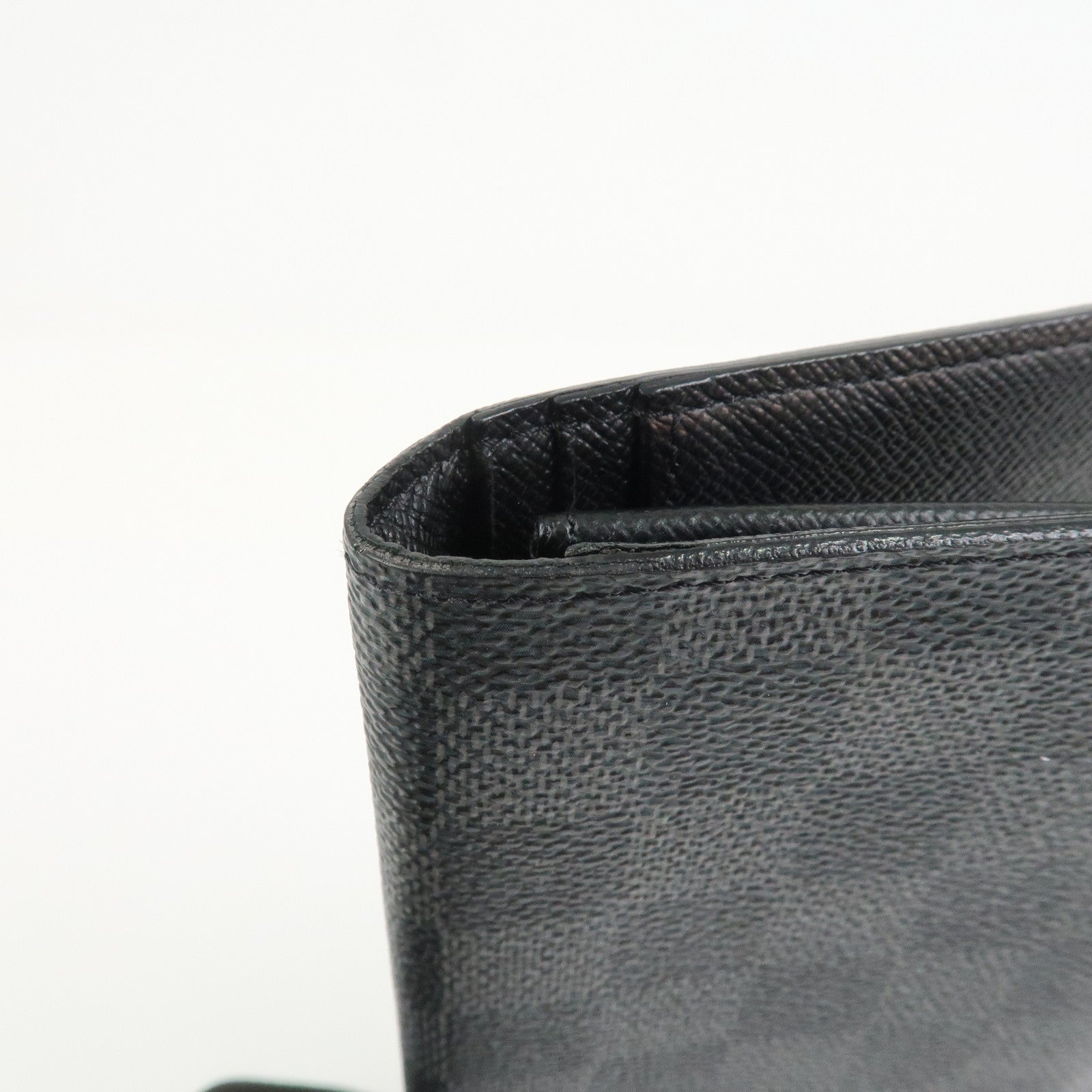 Louis Vuitton Damier Glaphite Portefeuille Brazza Wallet N62665