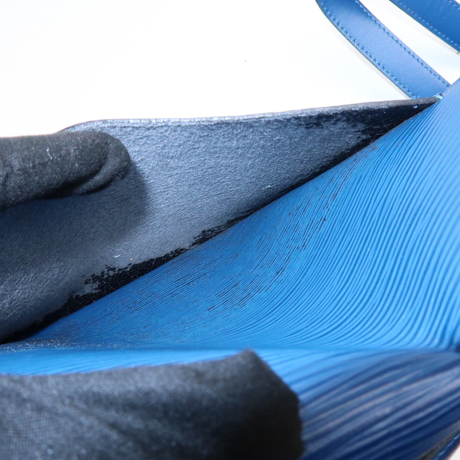 Louis Vuitton Epi Saint Cloud Shoulder Bag Toledo Blue M52195