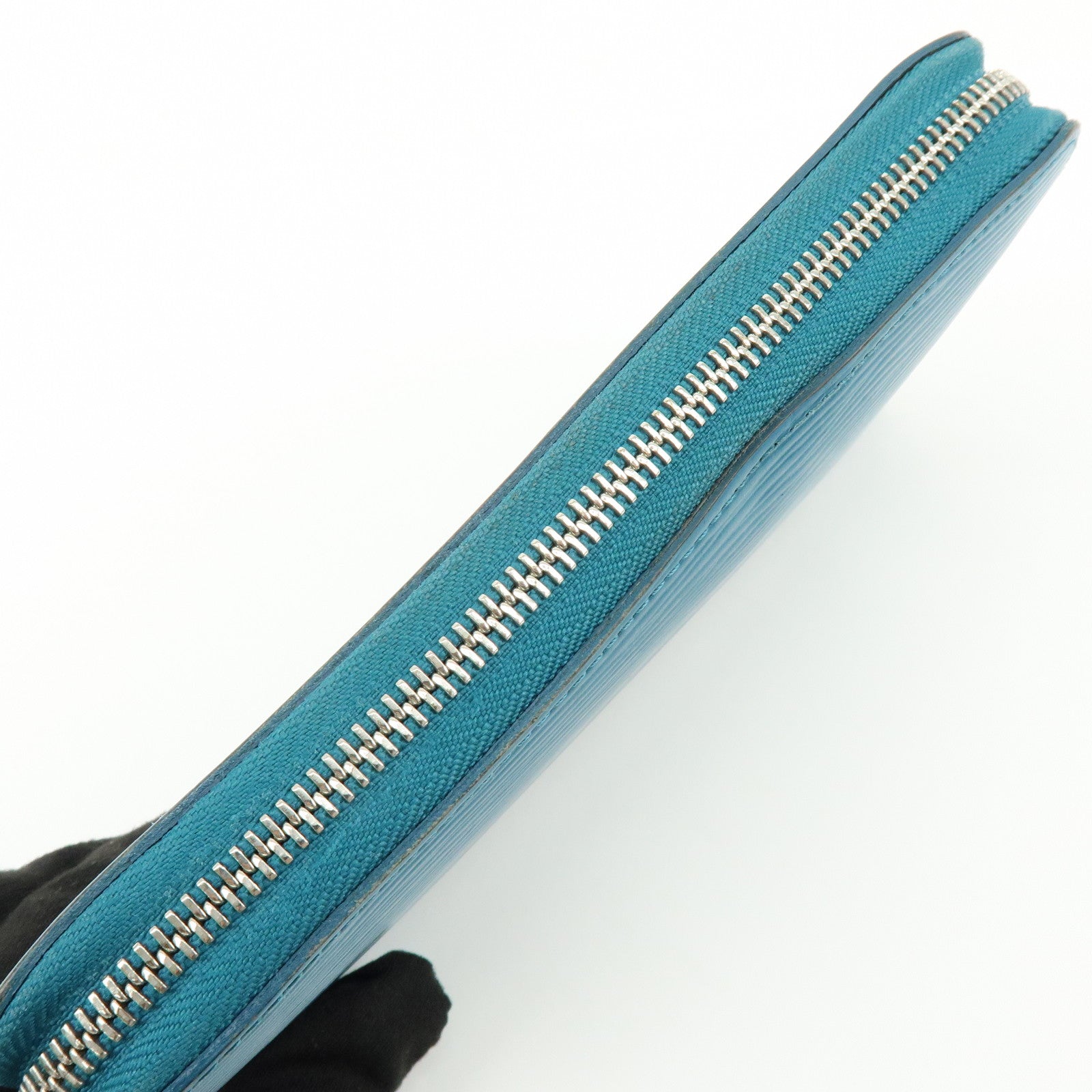 Louis Vuitton Epi Leather Zippy Long Wallet Cyan M60311
