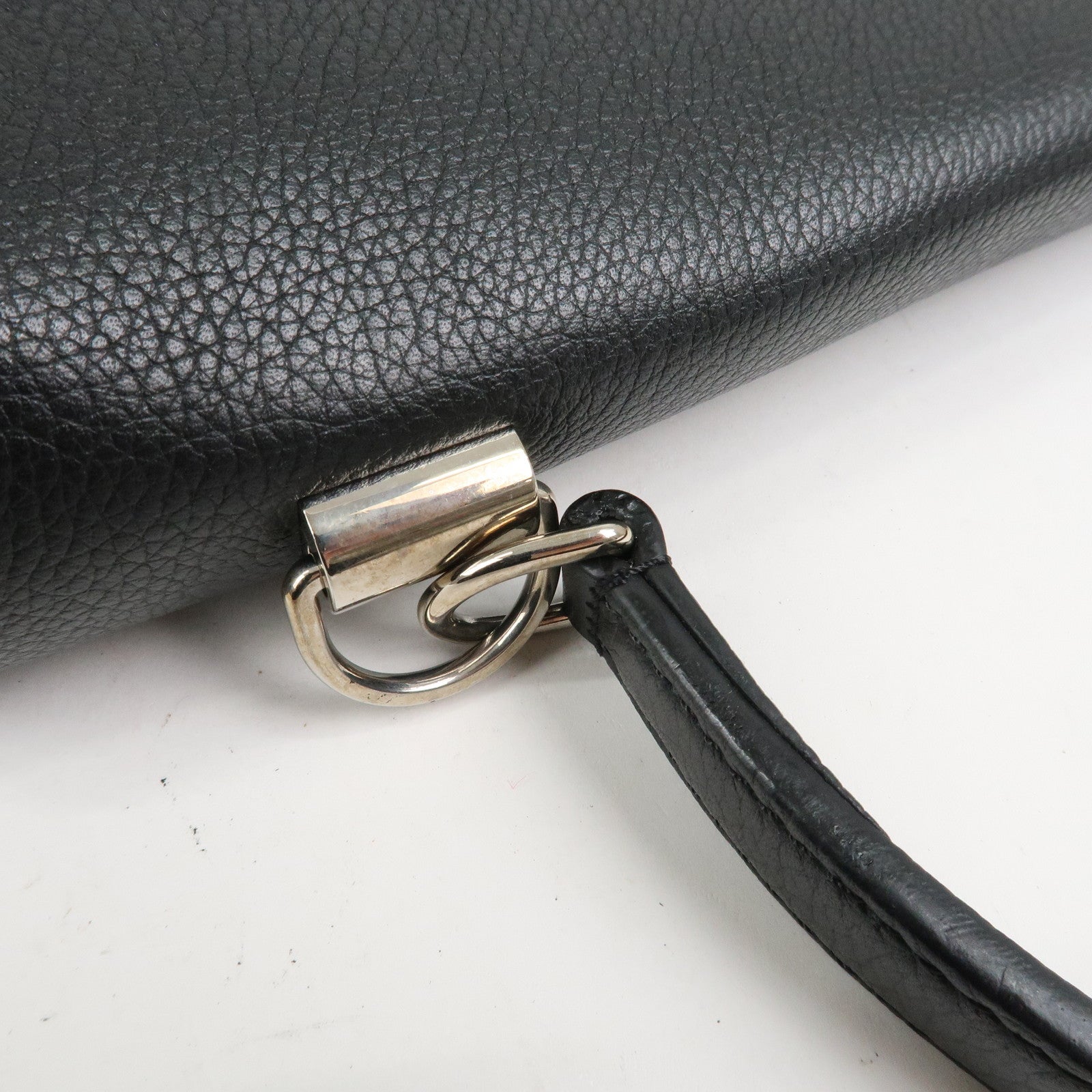 Louis Vuitton Lock Me Leather Cartable Hand Bag Noir Black M50250