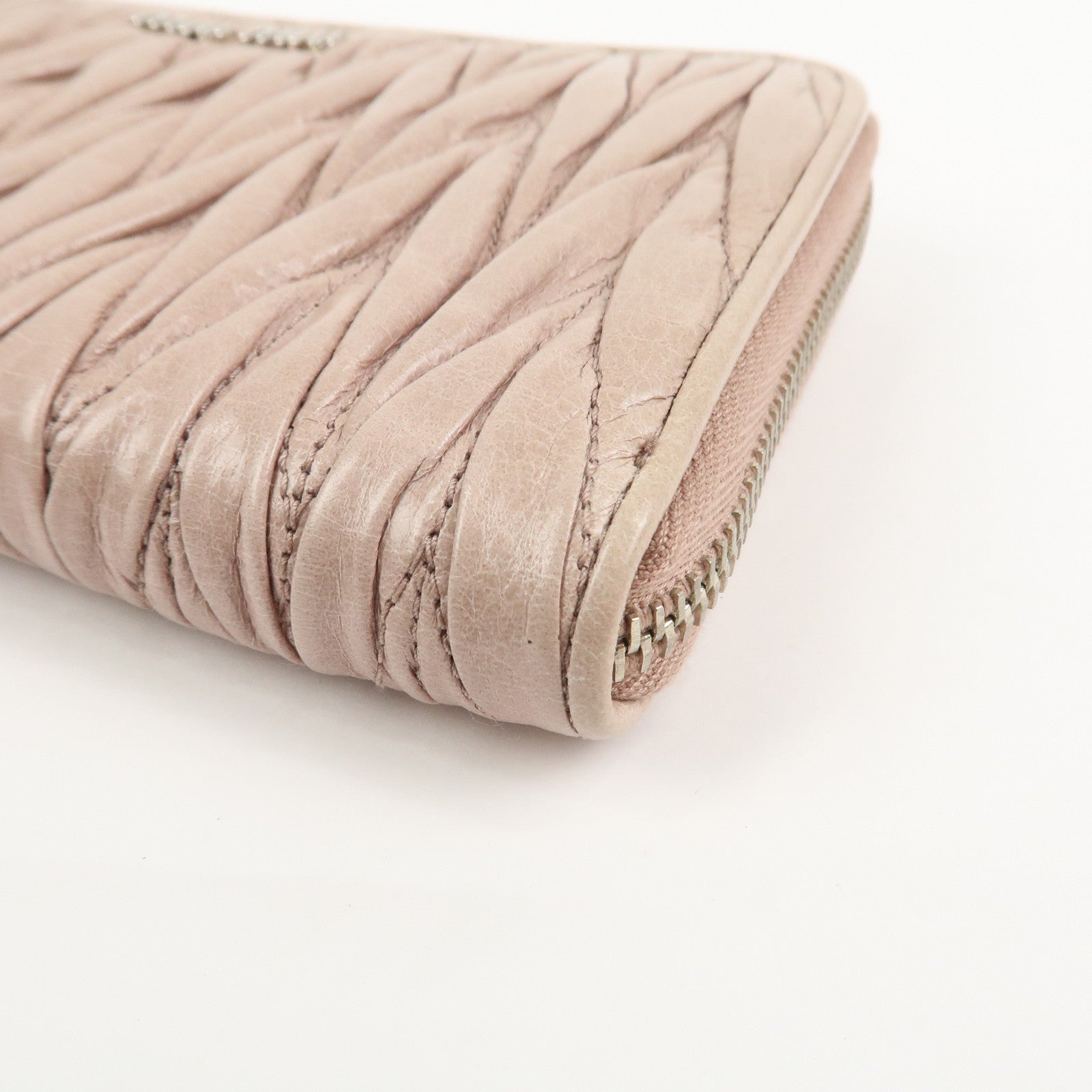 MIU MIU Matelasse Leather Round Zipper Long Wallet Beige 5M0506