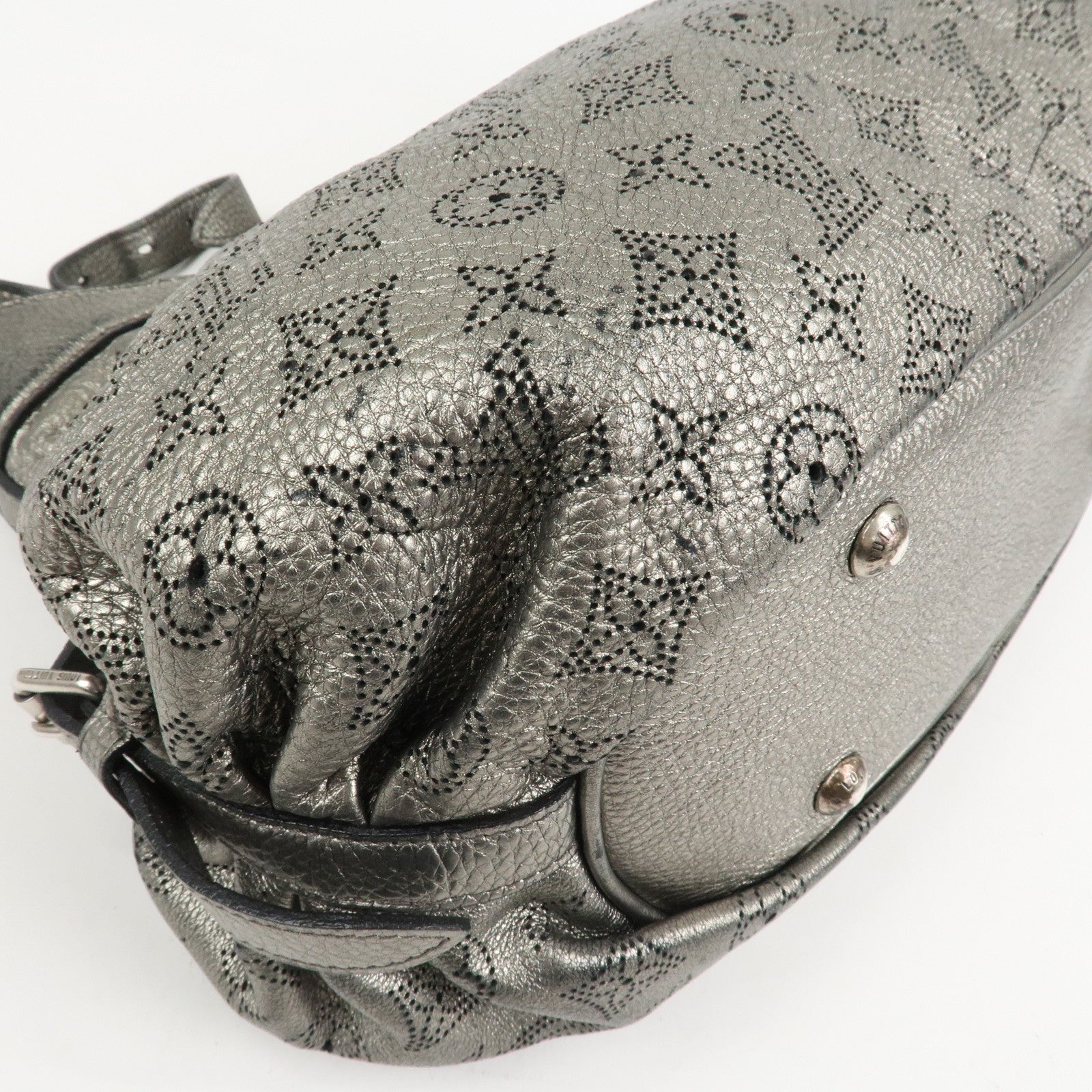 Louis Vuitton Monogram Mahina XS Shoulder Bag Argent M95718