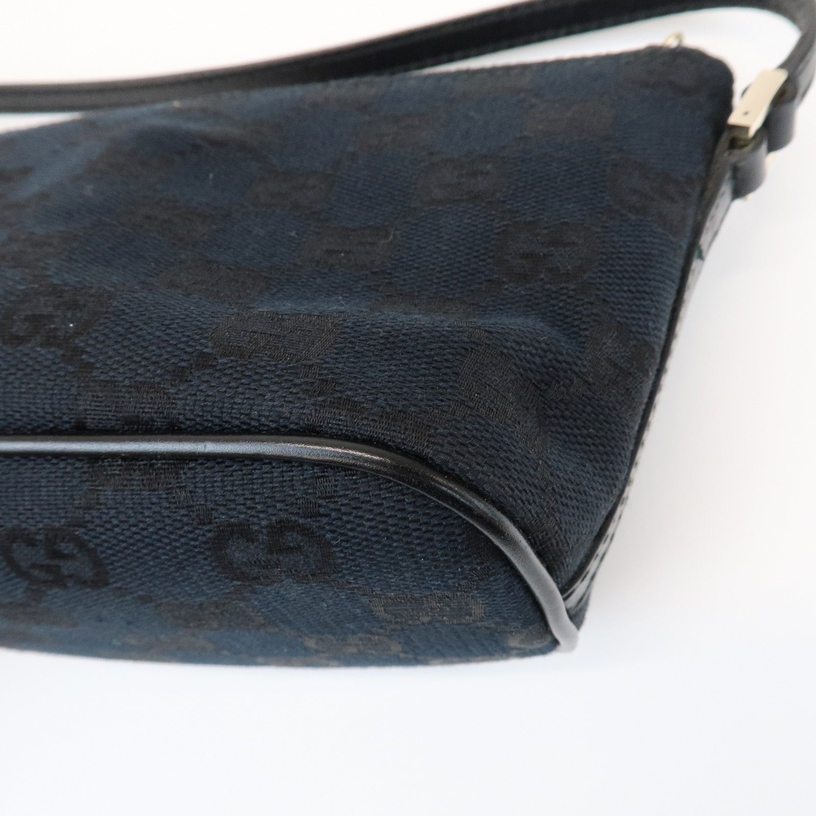 GUCCI Boat Bag GG Canvas Leather Accessory Pouch Hand Bag 039・1103