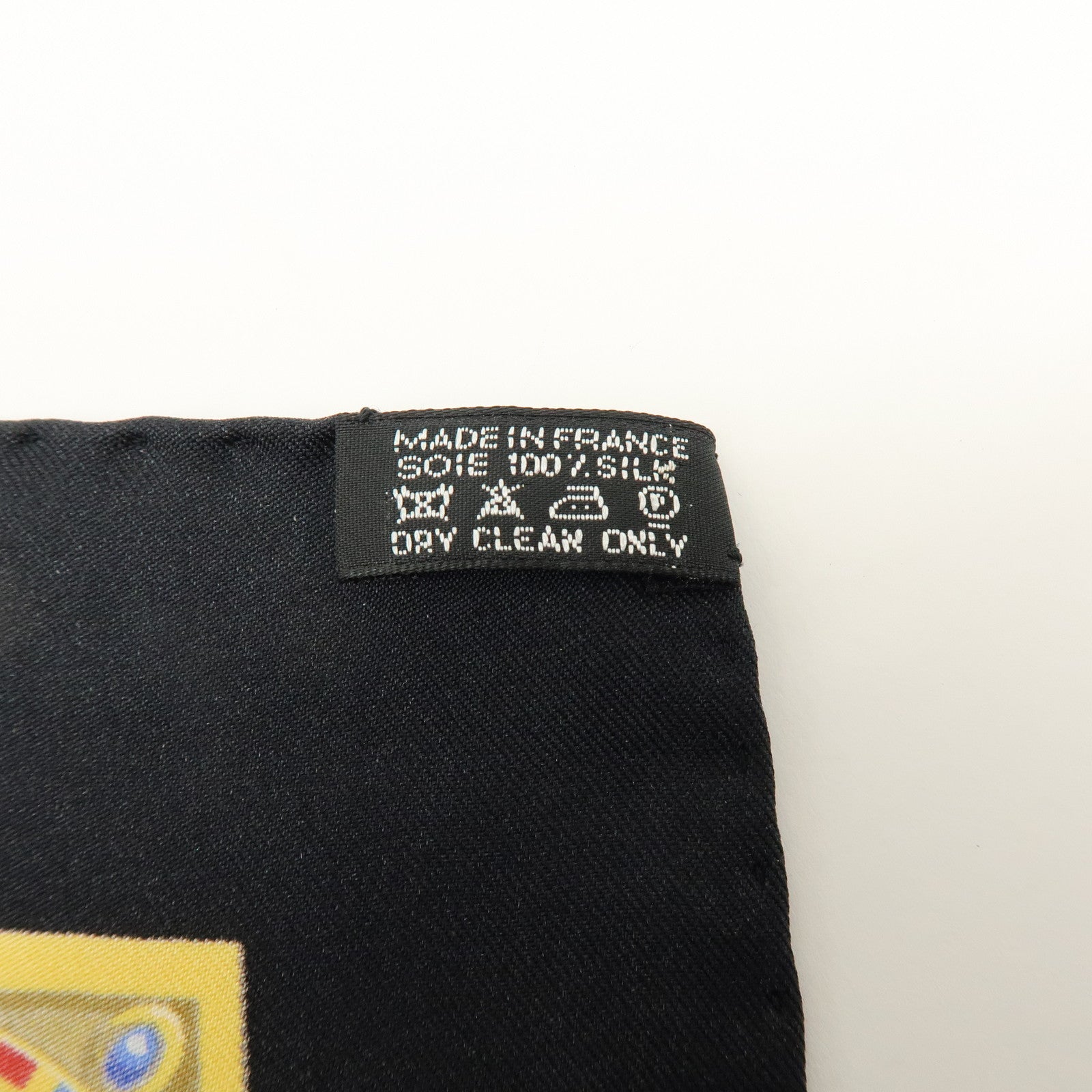 HERMES Carre 90 Silk 100% LE TRIOMPHE DU PALADIN Black Gold
