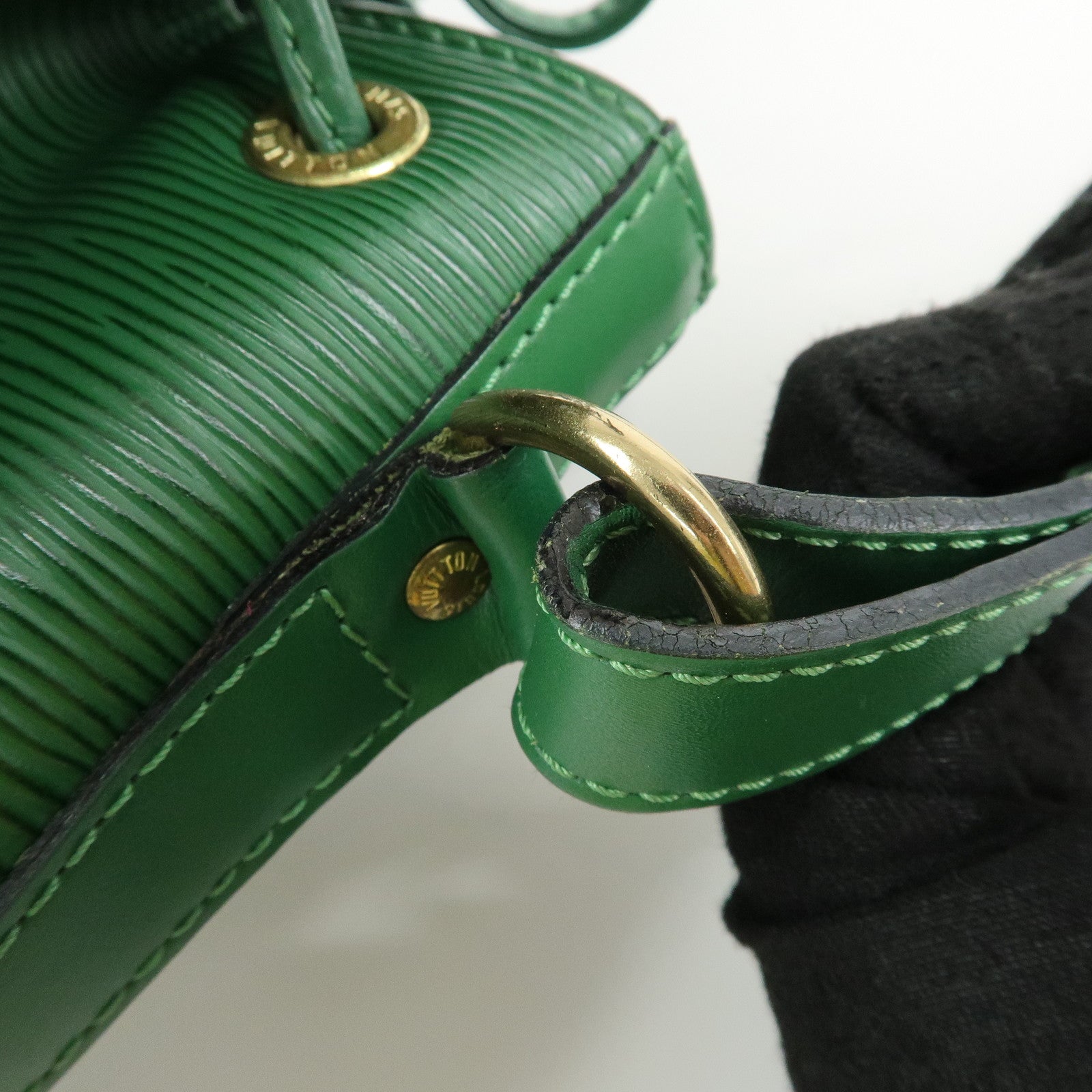 Louis Vuitton Epi Petit Noe Shoulder Bag Borneo Green M44104