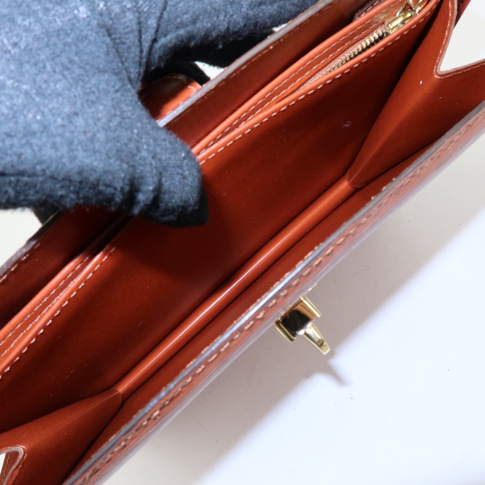 Louis Vuitton Epi Leather Capucines Shoulder Bag Kenya Brown M52343