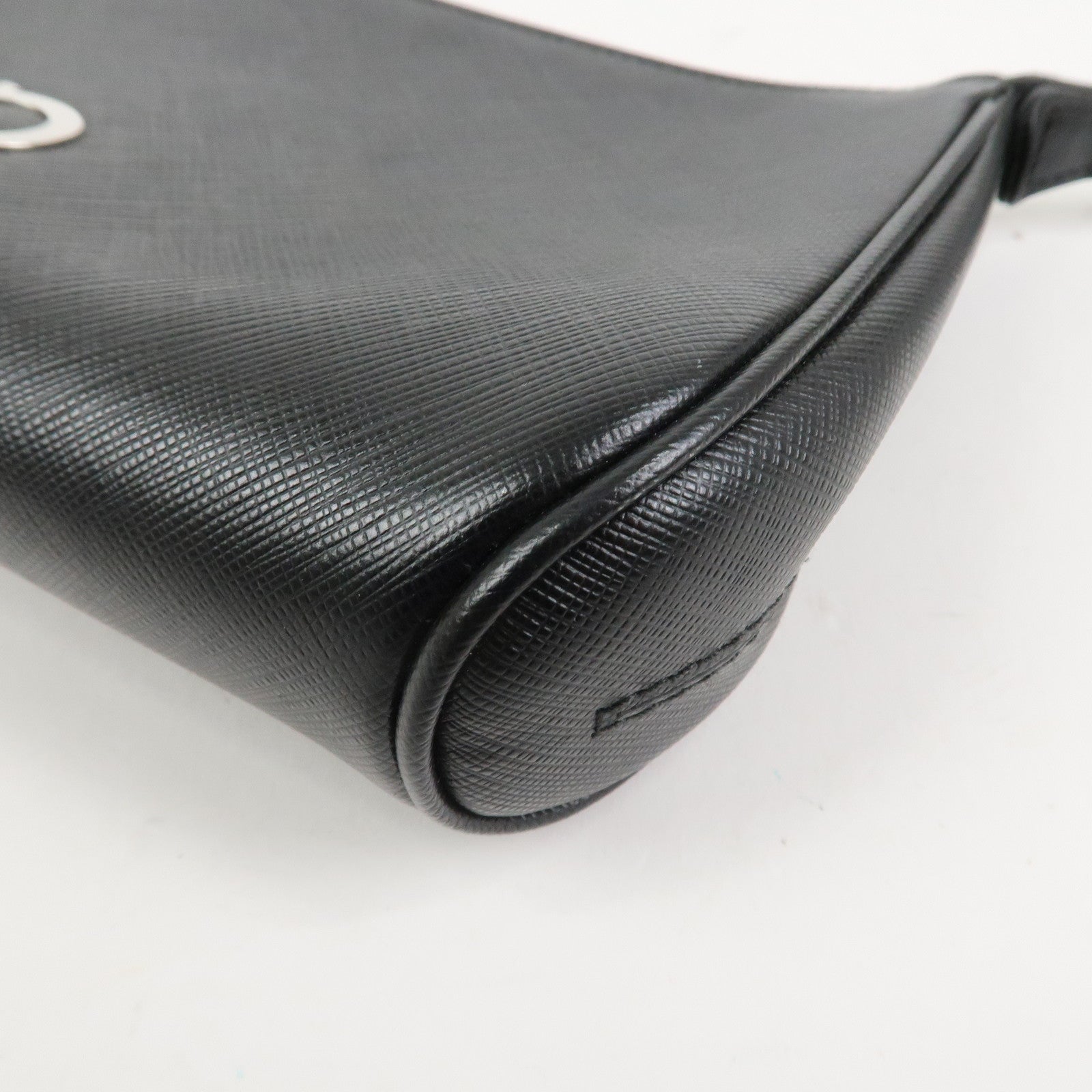 Ferragamo Gancini Leather Shoulder Bag Hand Bag Black