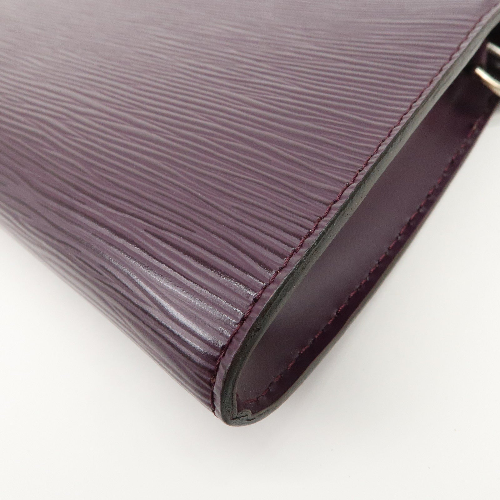 Louis Vuitton Epi Leather Pochette Accessoires Cassis M5298K