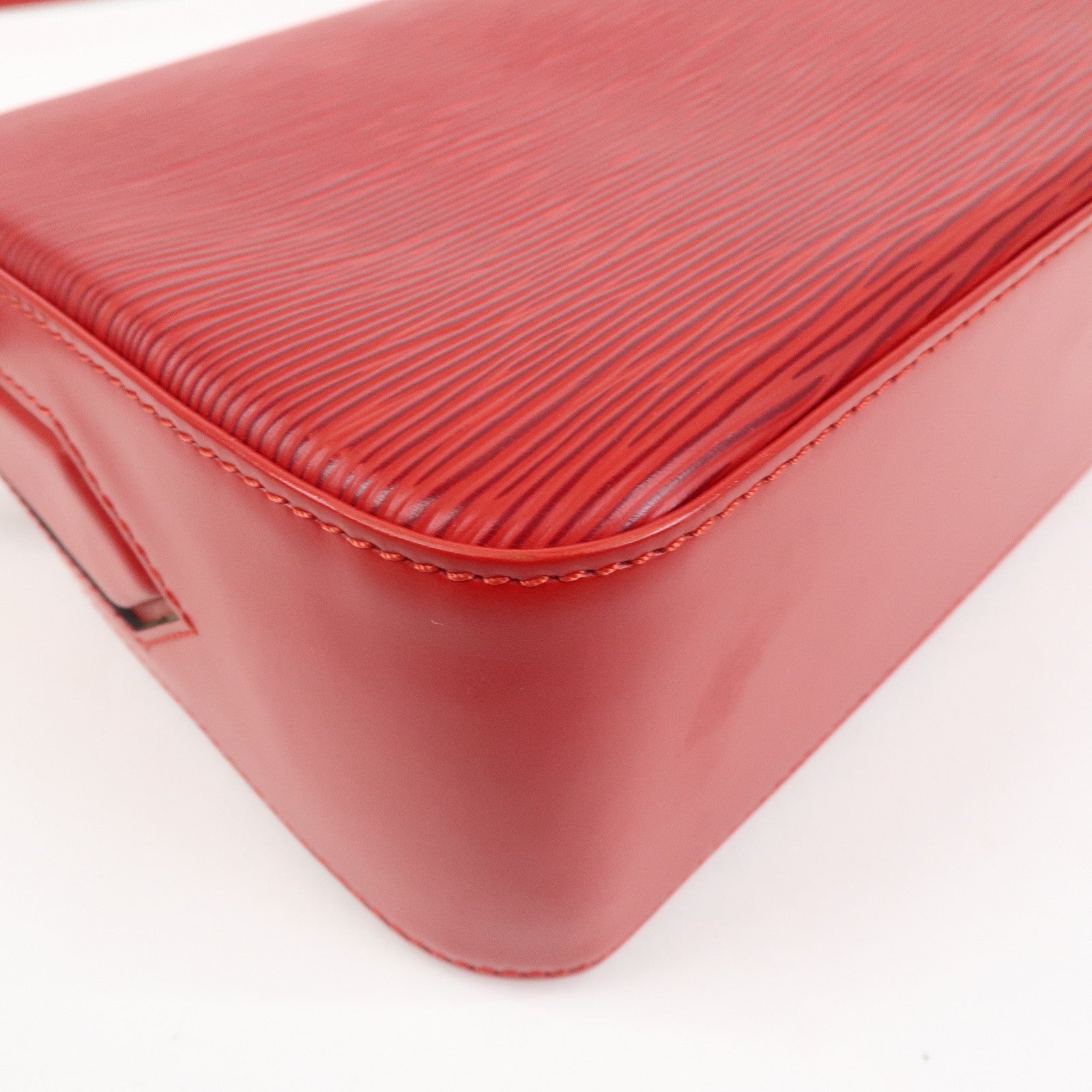 Louis Vuitton Epi Buci Shoulder Bag Hand Bag Castilian Red M52207