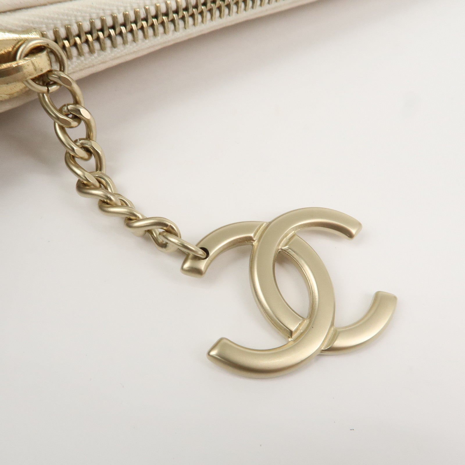 CHANEL Camellia Leather Patent Leather Clutch Bag Wrist Bag Ivory