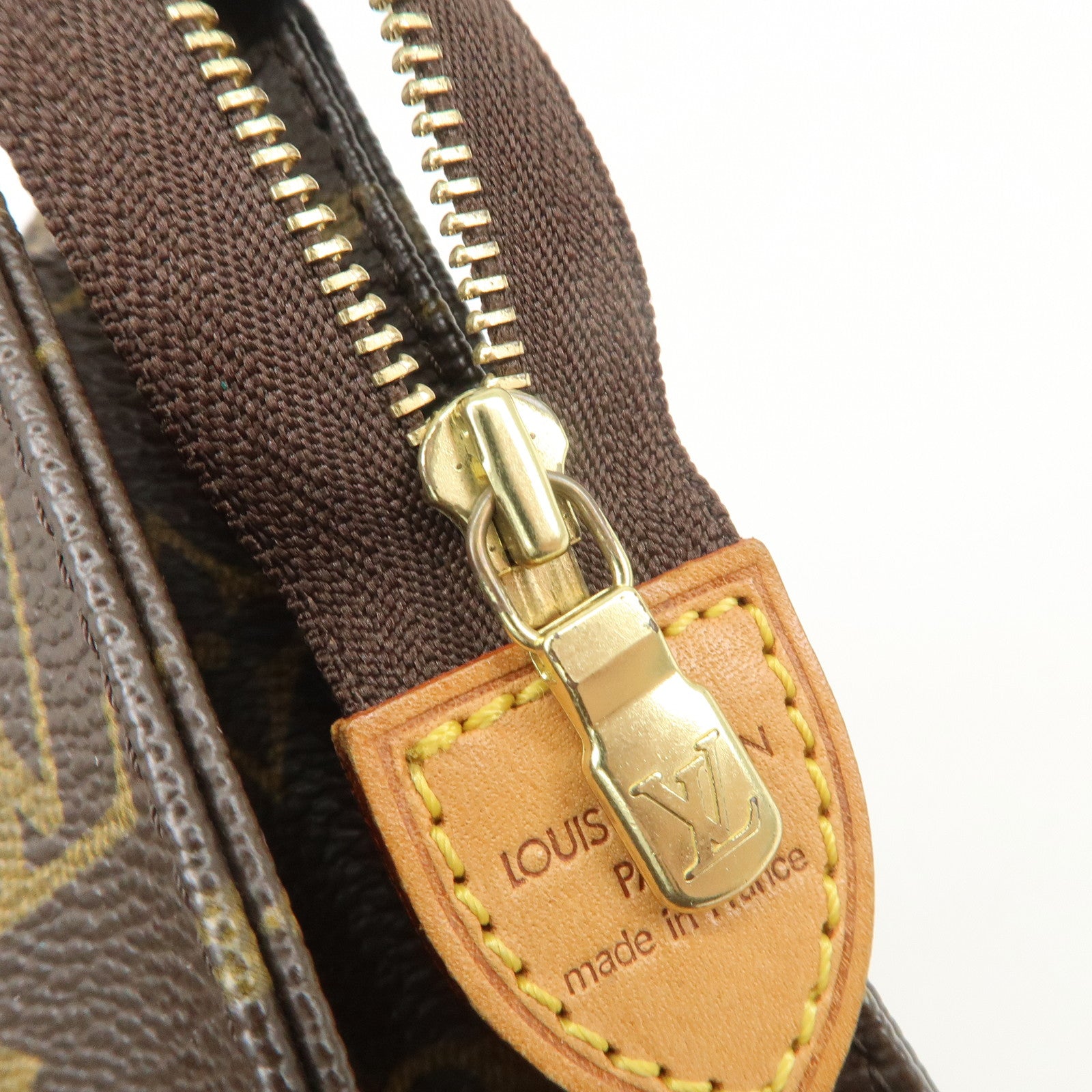 Louis Vuitton Monogram Poche Toilette 19 Clutch Bag Pouch M47544