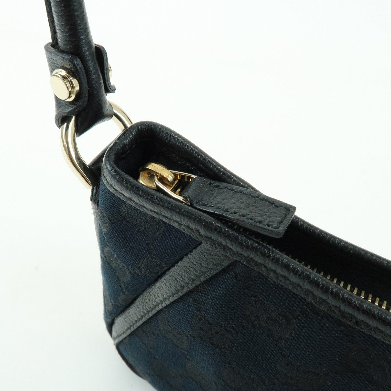 GUCCI Abbey GG Canvas Leather Pouch Shoulder Bag Hand Bag 130939