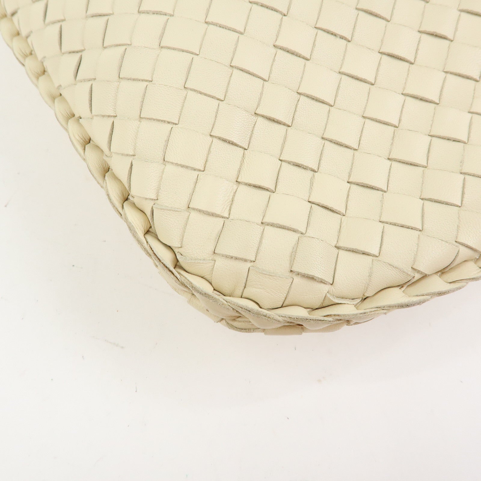 BOTTEGA VENETA Intrecciato Leather Hand Bag Ivory White