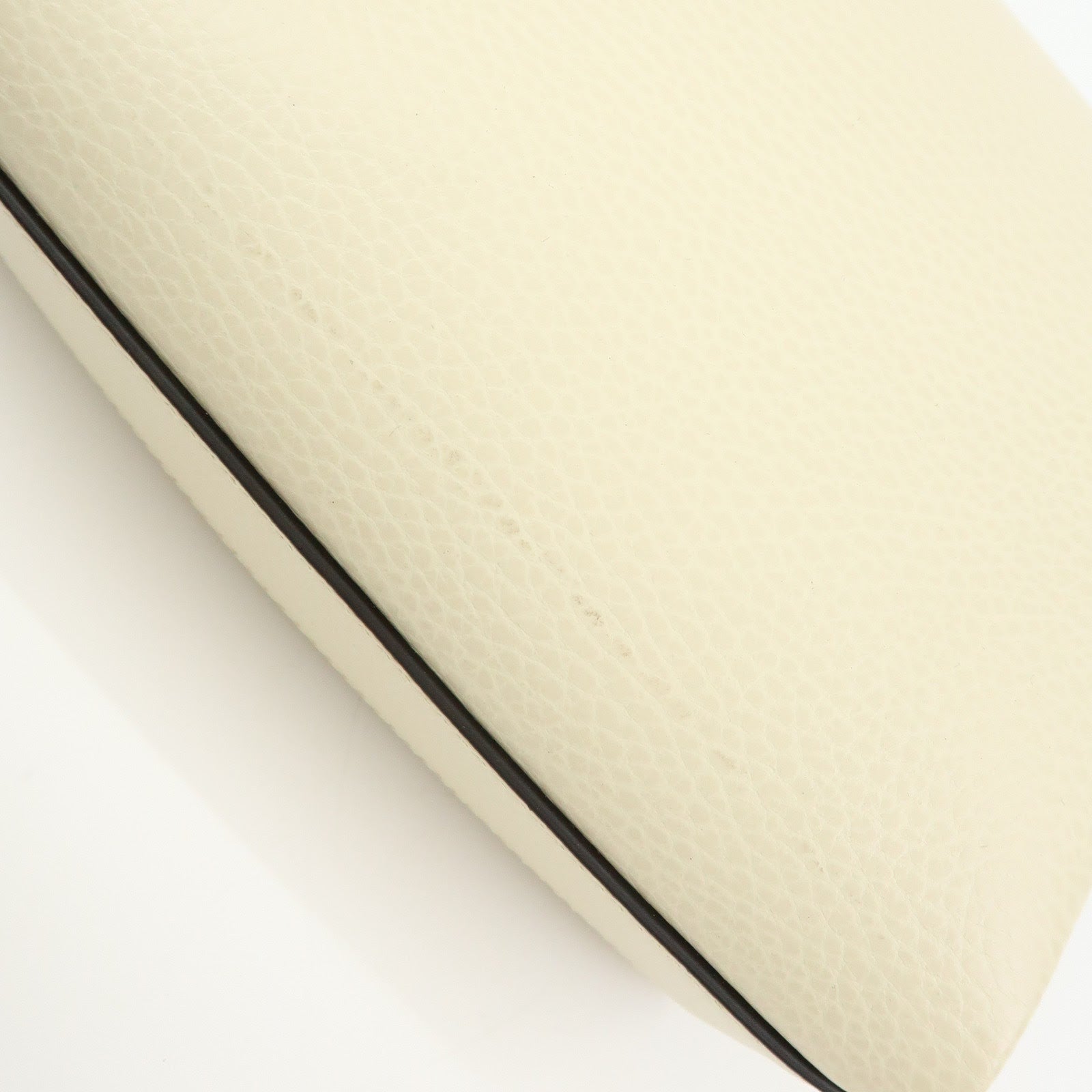 GUCCI Interlocking G Leather Chain Shoulder Bag Ivory 607720
