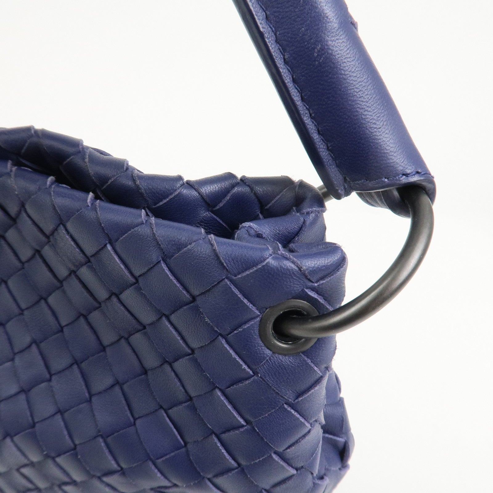 BOTTEGA VENETA Intrecciato Leather Shoulder Bag Navy 255690