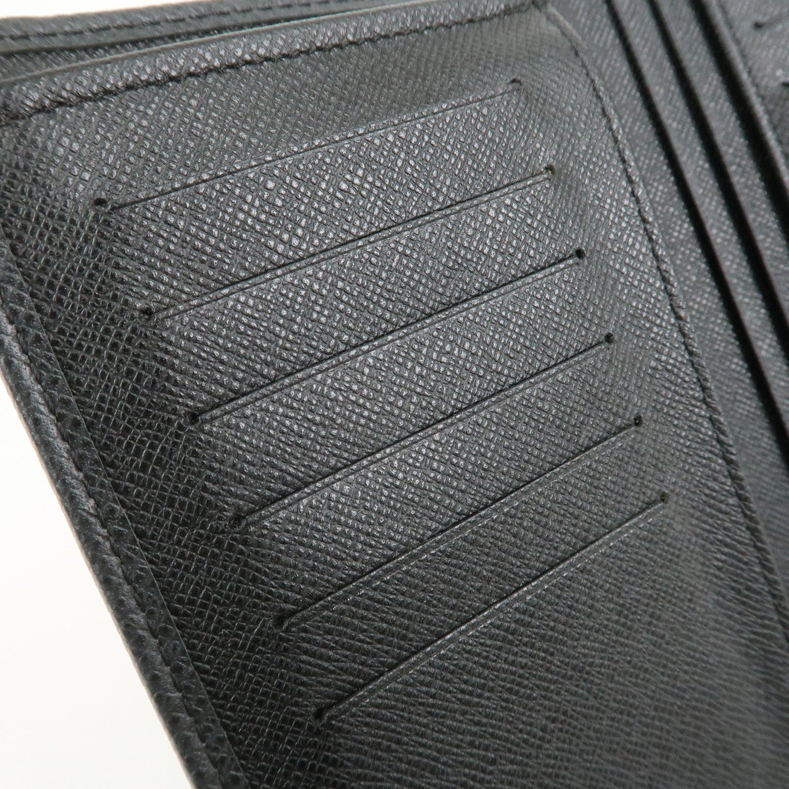 Louis Vuitton Taiga Portefeuille Brazza Bi-fold Long Wallet M30501