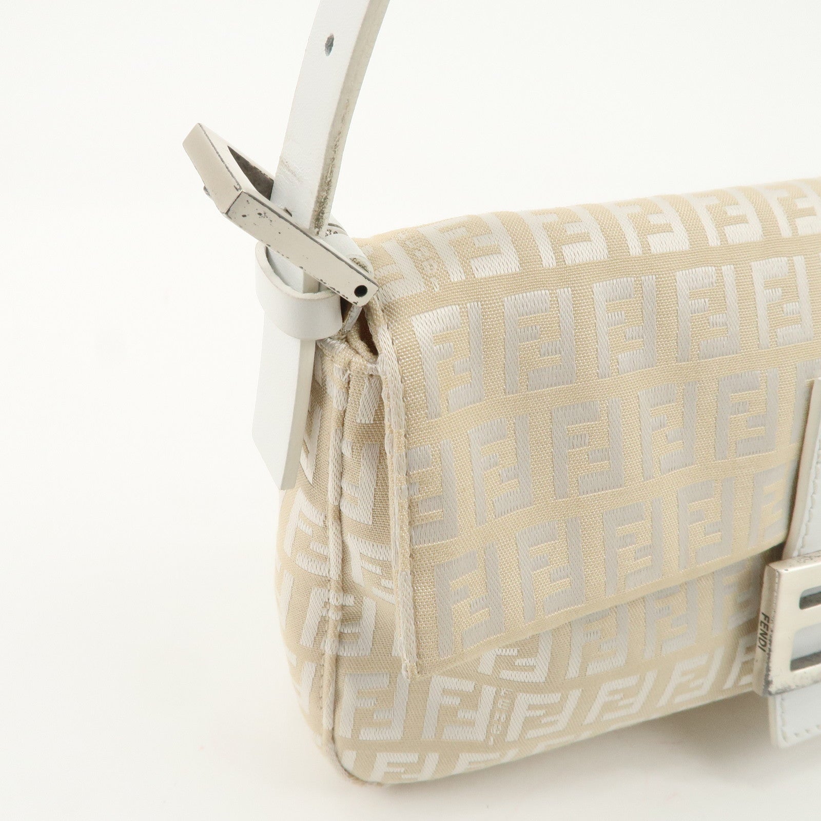FENDI Mamma Baguette Zucchino Leather Shoulder Bag White 8BR000