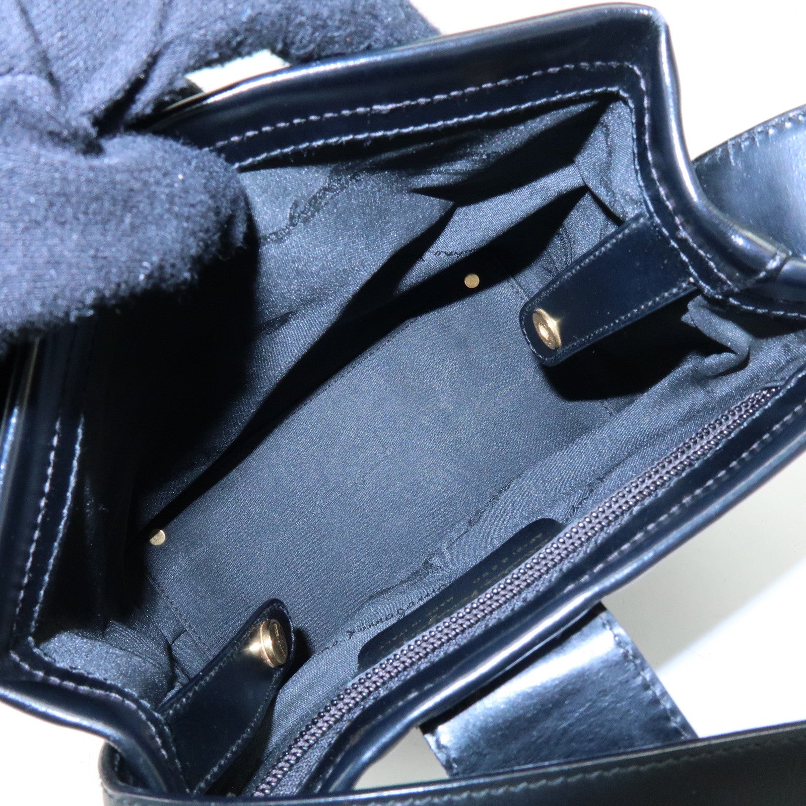 Ferragamo Vara Leather Shoulder Bag Hand Bag Black