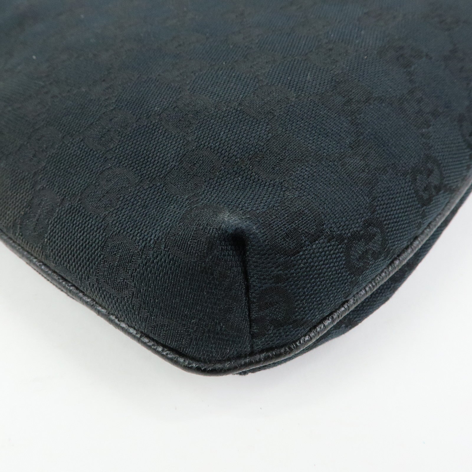 GUCCI GG Canvas Leather Shoulder Crossbody Bag Black 122793