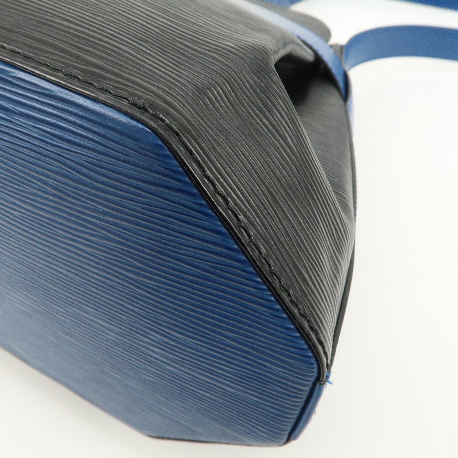 Louis Vuitton Epi Leather Sac de Paul Shoulder Bag Noir Tredo Blue