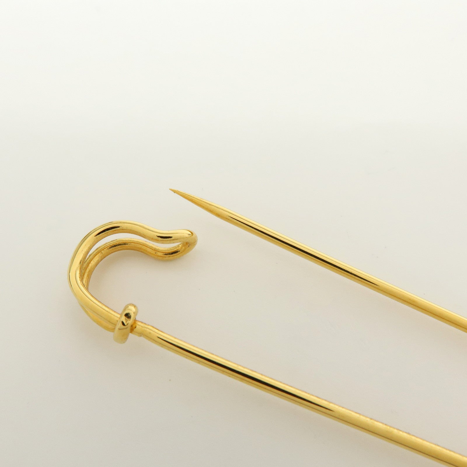 HERMES Sellier Set of 2 Metal Pin Brooch Gold
