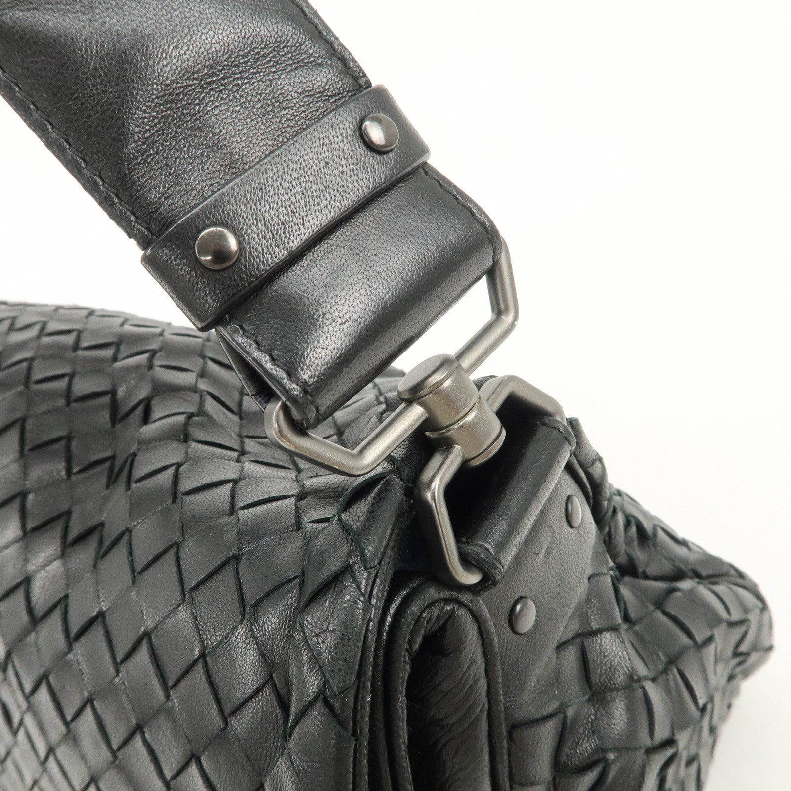 BOTTEGA VENETA Intrecciato Leather Shoulder Bag Black 142468 Used