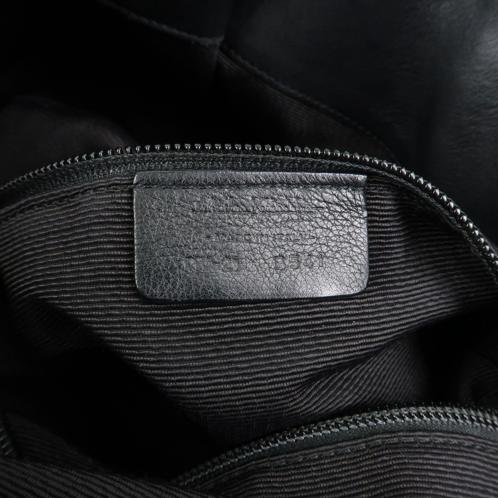 Ferragamo Vara Ribbon Leather Hand bag Shoulder Bag Black