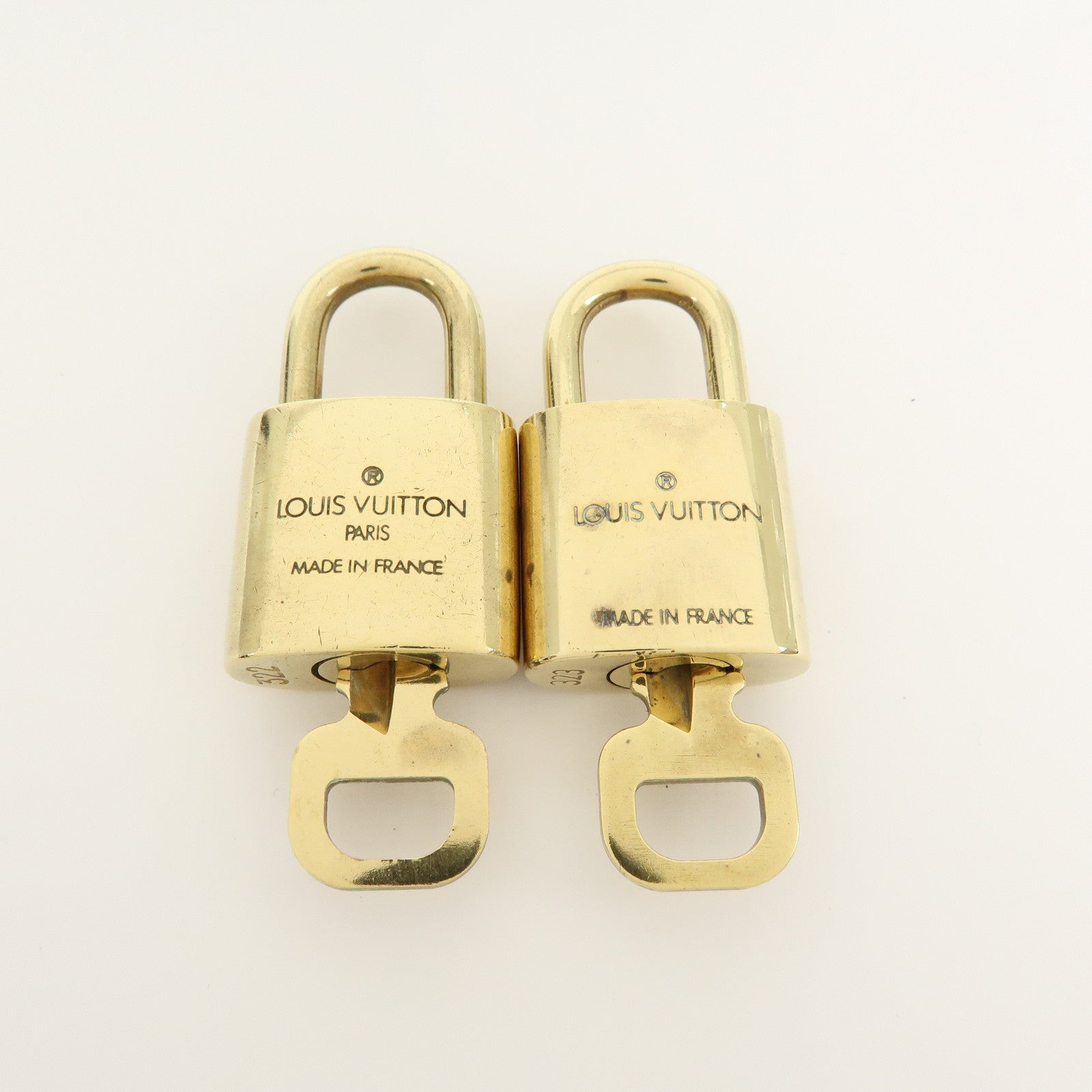 Louis Vuitton Set of 10 Lock & Key Cadena Key Lock Gold