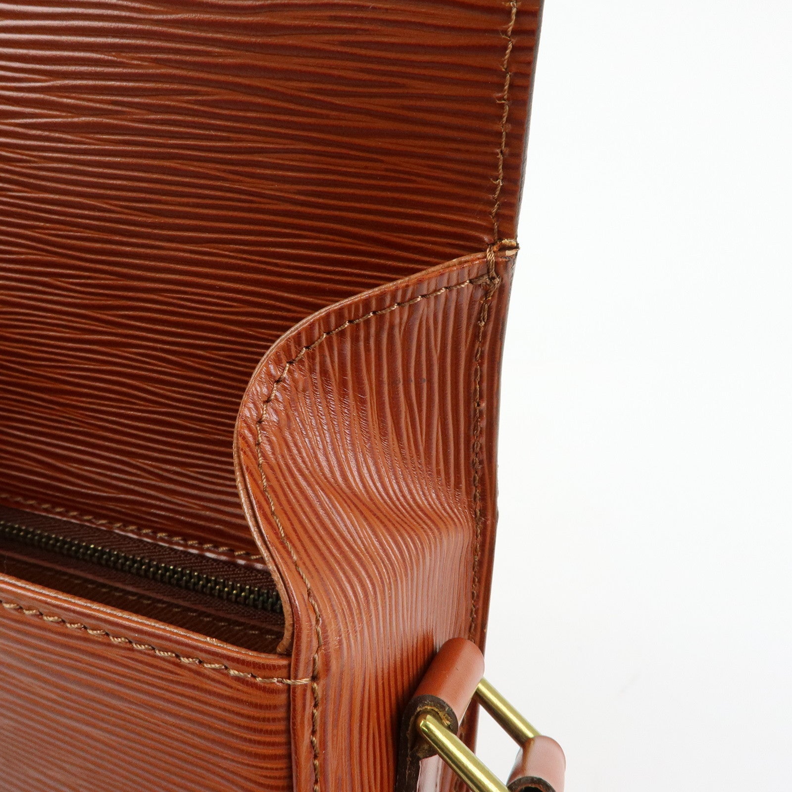 Louis Vuitton Epi Saint Cloud Shoulder Bag Kenya Brown M52193