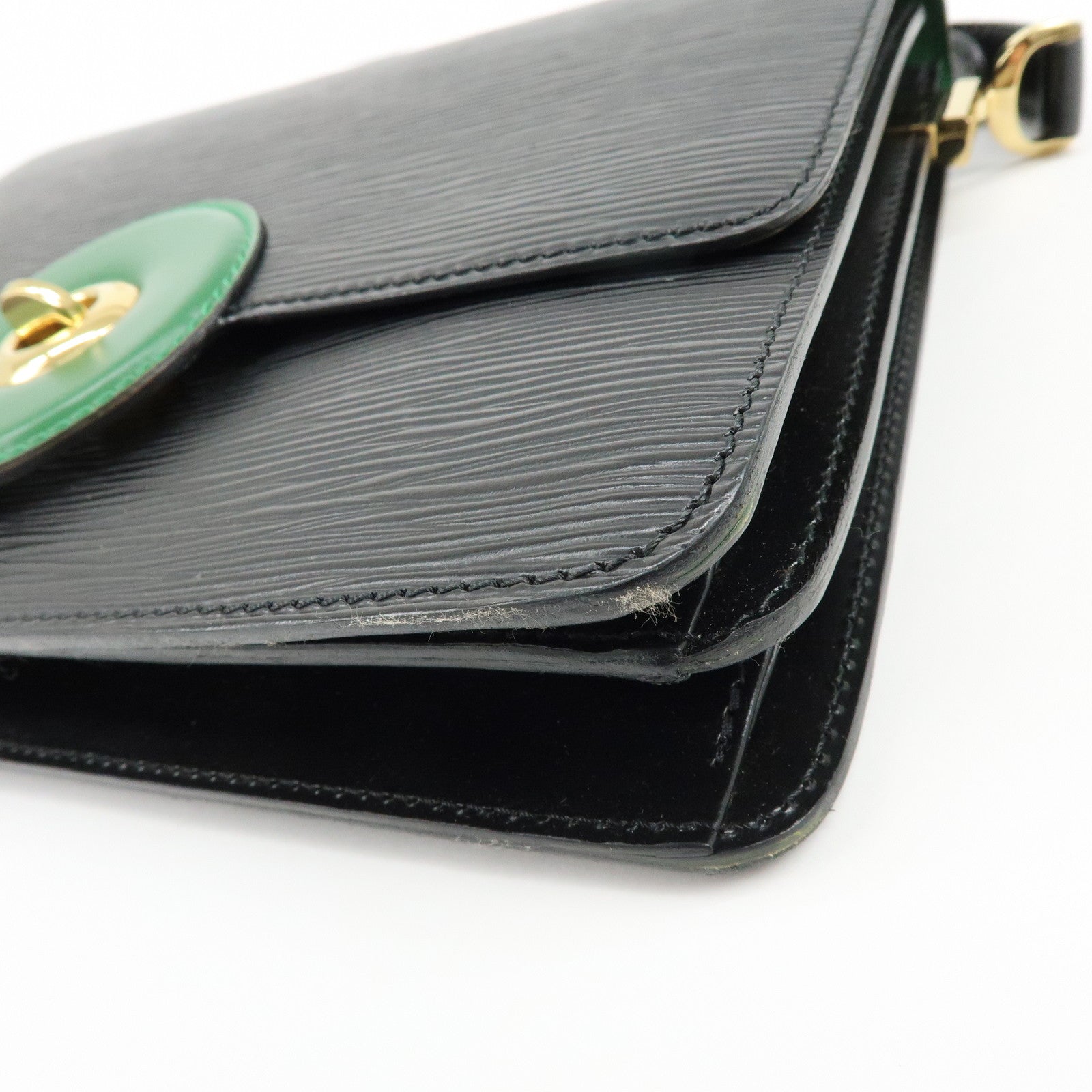 Louis Vuitton Epi Free Run Shoulder Bag Noir Borneo Green M52414